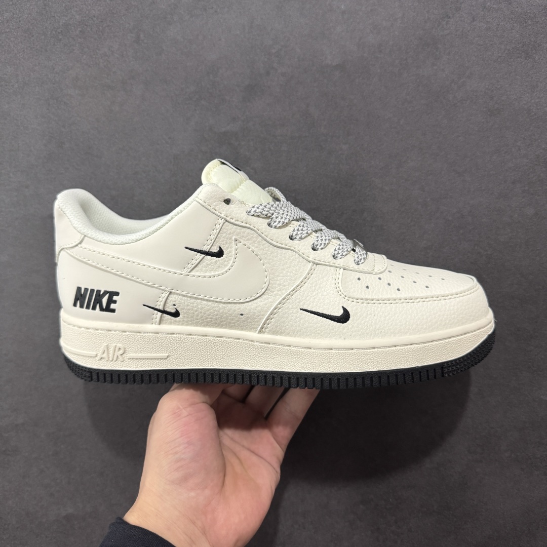 【定制版】Nike Air Force 1\'07 Low 耐克联名 黑小三勾 空军一号低帮休闲板鞋 XX3168-183  #原楦头原纸板 原装鞋盒 定制五金配件 内置全掌气垫 原厂鞋底   尺码:36 36.5 37.5 38 38.5 39 40 40.5 41 42 42.5 43 44 44.5 45-选品中心