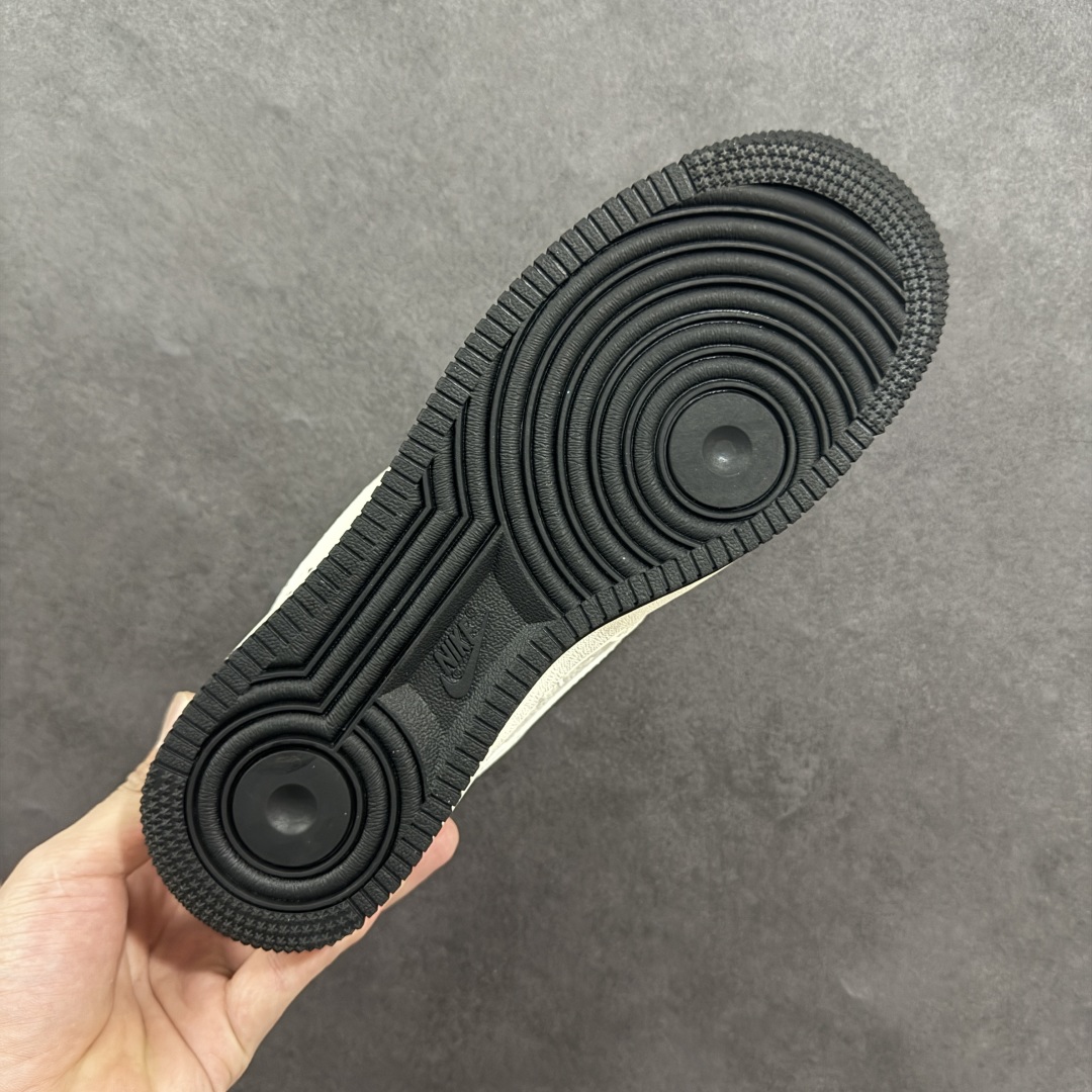 图片[9]-【定制版】Nike Air Force 1\’07 Low 耐克联名 黑小三勾 空军一号低帮休闲板鞋 XX3168-183  #原楦头原纸板 原装鞋盒 定制五金配件 内置全掌气垫 原厂鞋底   尺码：36 36.5 37.5 38 38.5 39 40 40.5 41 42 42.5 43 44 44.5 45-选品中心