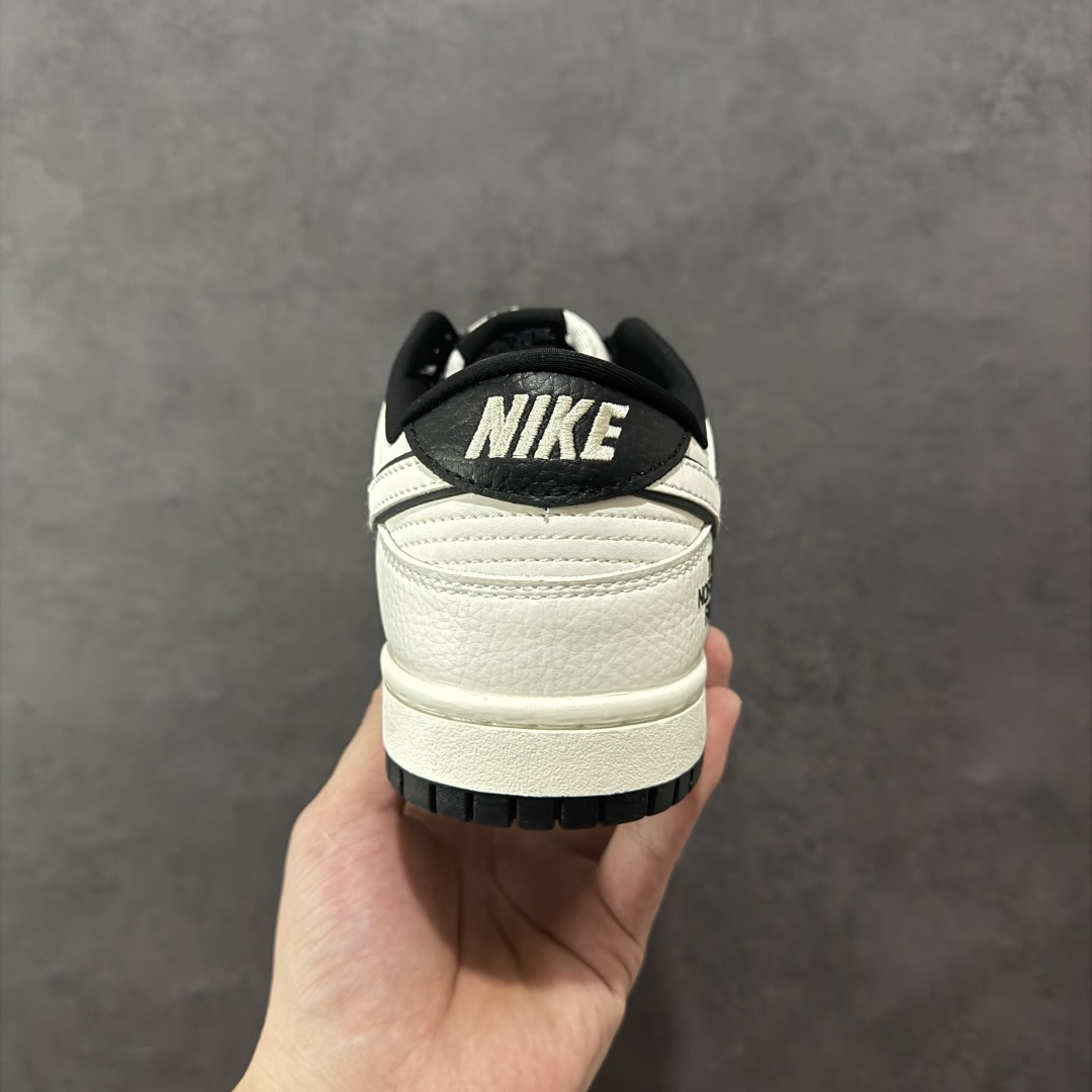图片[4]-【定制版】Nike SB Dunk Low 北面联名 黑白三小勾 周年高端定制 低帮休闲板鞋 SC9207-423  #定制鞋盒 大厂纯原品质出货 超高清洁度 皮料切割干净无任何毛边 细节完美   尺码：36 36.5 37.5 38 36.5 39 40 40.5 41 42 42.5 43 44 44.5 45-选品中心