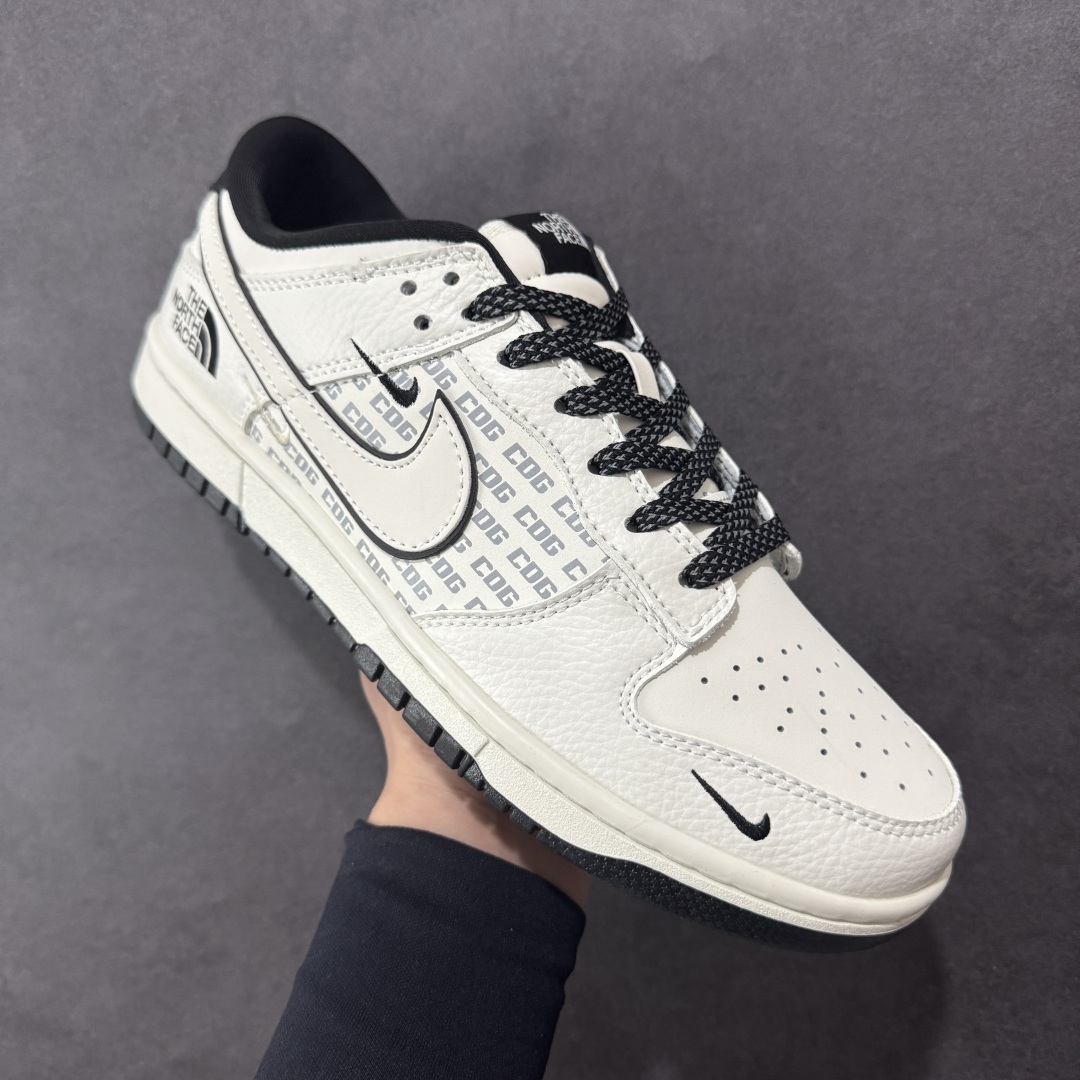 图片[3]-【定制版】Nike SB Dunk Low 北面联名 黑白三小勾 周年高端定制 低帮休闲板鞋 SC9207-423  #定制鞋盒 大厂纯原品质出货 超高清洁度 皮料切割干净无任何毛边 细节完美   尺码：36 36.5 37.5 38 36.5 39 40 40.5 41 42 42.5 43 44 44.5 45-选品中心