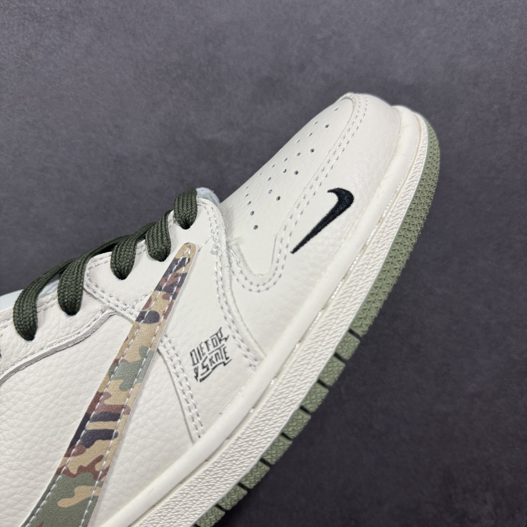 图片[5]-【定制版】Travis Scott x Fragment Design x Air Jordan 1 Low OG SP AJ1 乔1 Supreme联名 迷彩勾 低帮文化休闲板鞋 XS2024-046  #多方联名合作融合了Travis Scott 独特的音乐风格，藤原浩个性的设计风格以及Jordan品牌的经典元素 使其成为一双具有独特身份和价值的鞋子 清新而立体的外观加上联名标识更突出了其独特身份 这种配色方案显示出活力和时尚感 在视觉上引人注目 鞋身的质感和细腻的细节处理使其显得高端而格调十足 这款“倒钩”联名是设计与创意完美结合 融合多方的个性风格是一款备受瞩目的潮流鞋款  尺码：36 36.5 37.5 38 38.5 39 40 40.5 41 42 42.5 43 44 44.5 45-选品中心
