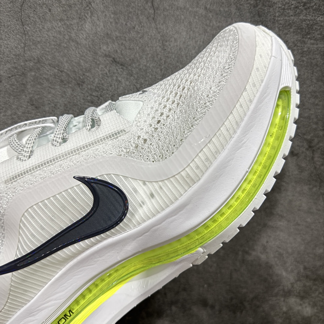 图片[6]-【H11纯原】Nike Pegasus Premium Airscape 舒适百搭减震防滑耐磨透气 低帮跑步鞋     低帮跑步鞋，白橙配色，简约又不失活力，上脚超吸睛。  它不仅颜值高，性能更是一绝！  全掌气垫科技，减震防滑超耐磨，每一步都能感受到强劲回弹，给双脚舒适支撑。  透气鞋面，跑步时双脚也能自由呼吸。    #独家原包 原底原料 开模打造  #原厂鞋标 高精密准度  #原楦原纸板开发 匹配原版98%以上  #后跟弧度 正确呈现  #原厂皮料 质感无敌  #皮料切割干净 无任何毛边 清洁度细节完美    货号：HQ2592-100    尺码：36 36.5 37.5 38 38.5 39 40 40.5 41 42 42.5 43 44 45 46-选品中心