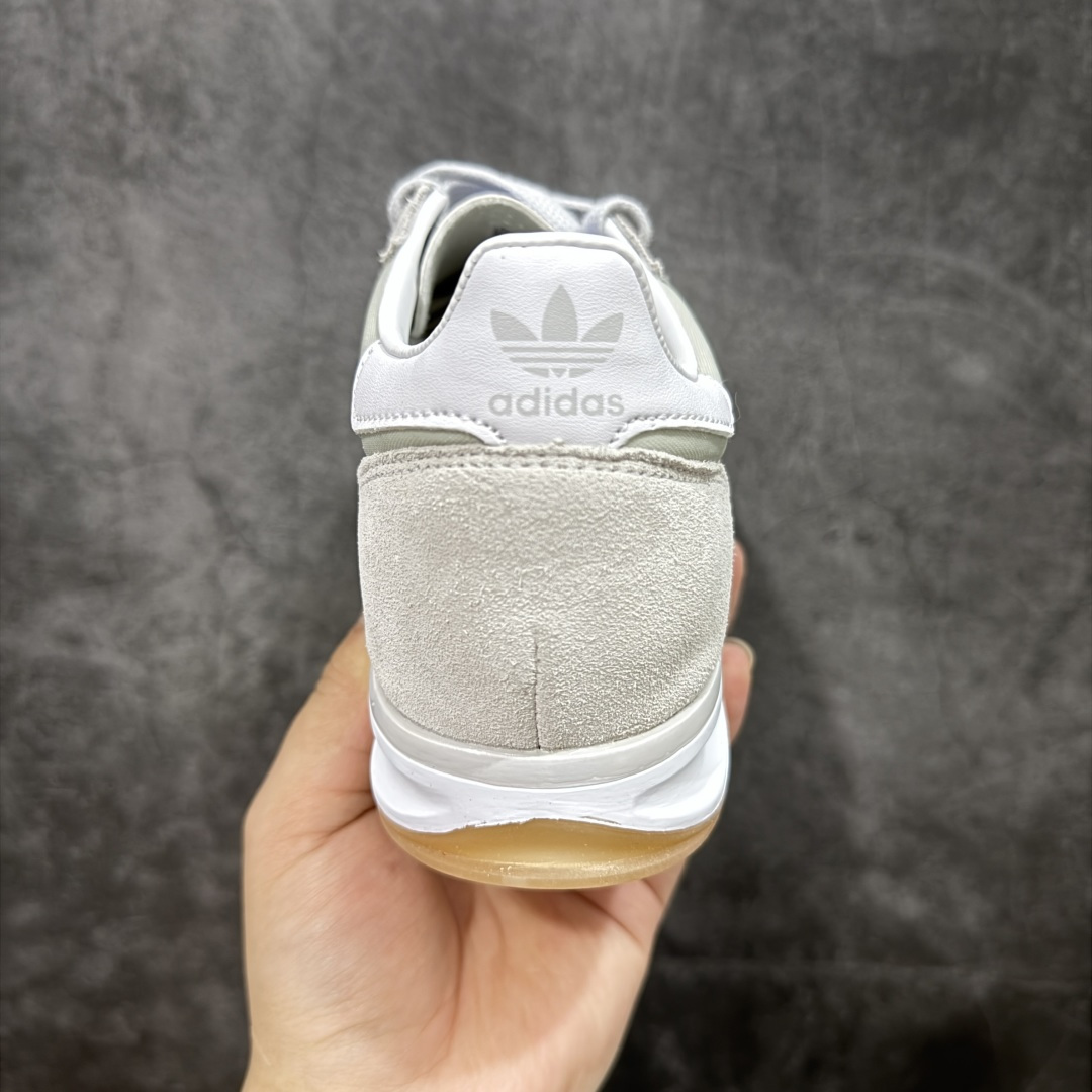 图片[4]-【公司级】adidas originals SL 72 防滑耐磨 低帮 运动休闲鞋 SL72 作为更加小众的鞋型，大面积网眼鞋面极为吸睛。 高饱和度的绿色装扮辅以橘黄色以及深棕色，拥有不错的异域风情。 鞋舌上同样带有双方品牌 LOGO，同时编织细节更为丰富，鞋舌、后跟位置均有大面积体现。 麂皮材质与网眼的组合本就具备十足的复古气质，鞋帮下方点缀的棕色压印 Wales Bonner 十分精美。 后跟收尾以皮革材质打造，搭配上编织细节，让整体具备浓厚的「手工打造」感觉，带有粗犷美学！ 货号 JI1281 尺码 36 36.5 37 38 38.5 39 40 40.5 41 42 42.5 43 44 44.5 45-选品中心