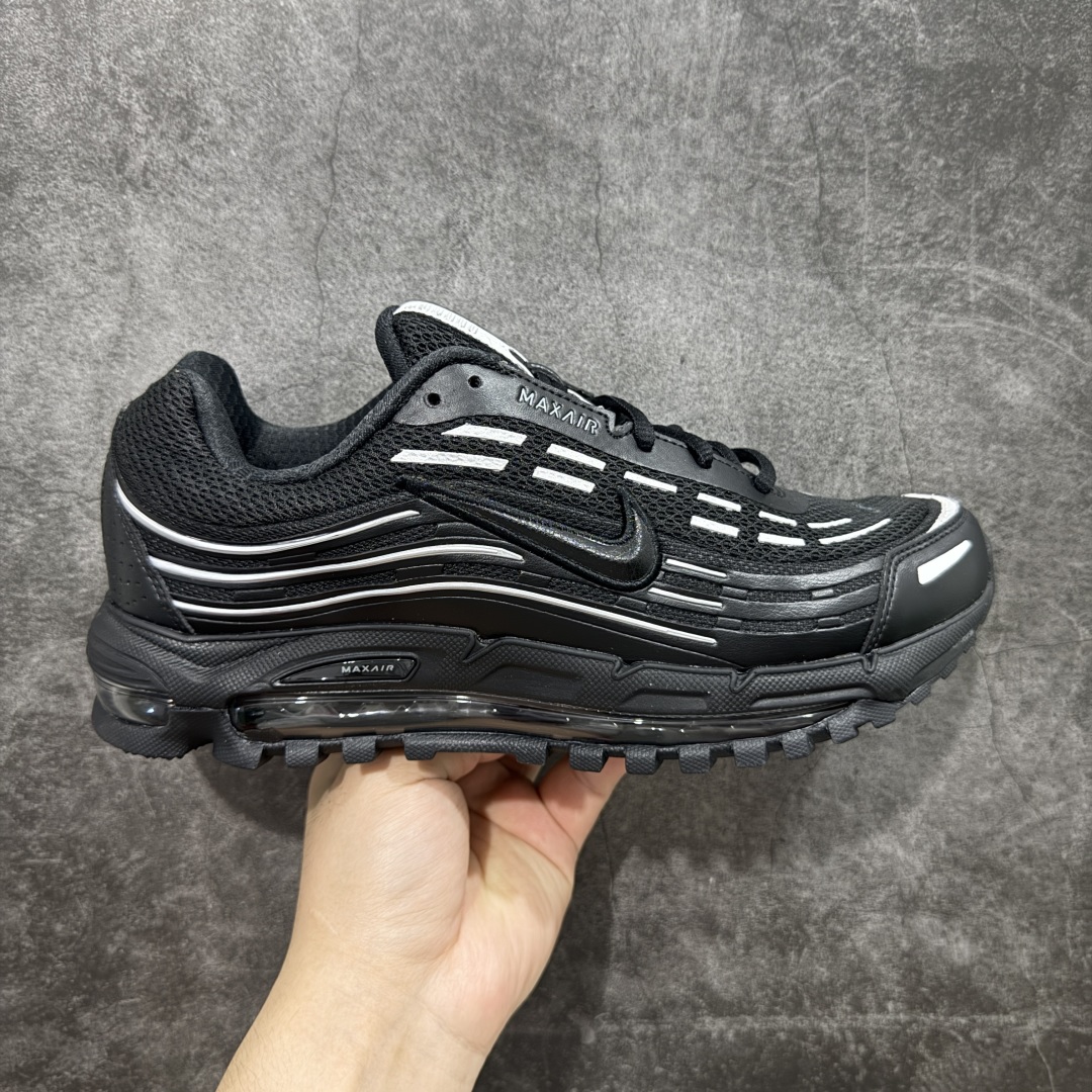 【纯原版】Comme Des Garcons Homme Plus x Nk Air Max TL 2.5 Pack 川久保玲联名气垫跑鞋 纯原版本 鞋款采用透气网眼布和皮革材料 确保了穿着的轻盈与耐用 前掌和后跟上的迷你 Swoosh 标志 彰显了 Nike 品牌的经典元素 后跟和鞋垫上有 CDG 品牌标识 进一步强调了此次的合作身份 货号： FZ4110 002  尺码：36 3675 37.5 38 38.5 39 40 40.5 41 42 42.5 43 44 45-选品中心