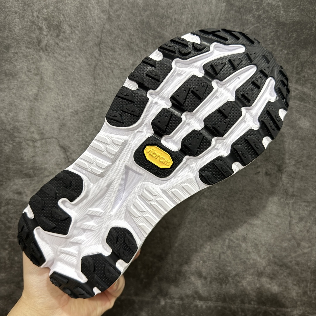 图片[9]-【GX版】Hoka Mafate Speed X 马法特厚底轻量山地跑步鞋  #超轻量中底全部用料过3C认证！ 滚动平衡科技减少33%能量消耗 ！外底韧弹感十足的EVA泡绵，结合Vibram橡胶大底，性能稳定输出，无论是平时穿着还是在潮湿的梅雨季节跑步，都是非常优秀的搭配。  尺码：36-45-选品中心