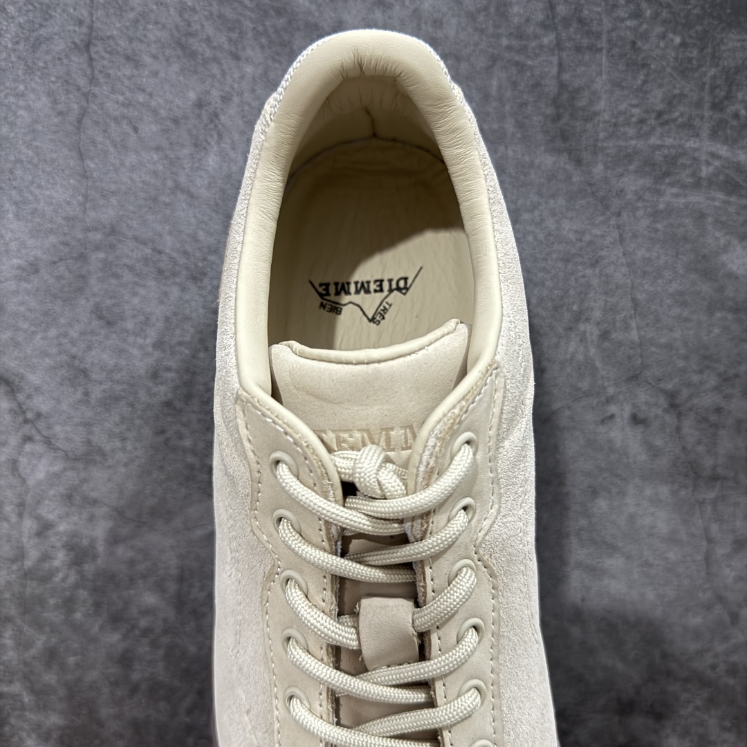 图片[8]-【莞产渠道】TEARS.RIP联名Tres Bien小众德训鞋男士户外休闲鞋露营旅行徒步鞋 来自瑞典的复合式选品店 TRÈS BIEN 今番正式推出名为「TRÈS BIEN EVERYWEAR」的系列，旨在提供消费者一个适合任何场合的衣柜，其中即包括携手义大利制鞋厂牌 Diemme 合作的全新联名鞋履。 该款以 Diemme Modiva Suede Hiker 为基础，专注于时尚外观、耐用实穿性进行改造，采用绒面革鞋面搭配全皮衬里，而活泼的对比元素、撞色效果更为设计亮点，包括突出的鞋舌网眼布料、粉色橡胶鞋头、后跟加固配置等，最后搭载 Vibram® 外底完善优秀抓地力 尺码：39-45-选品中心