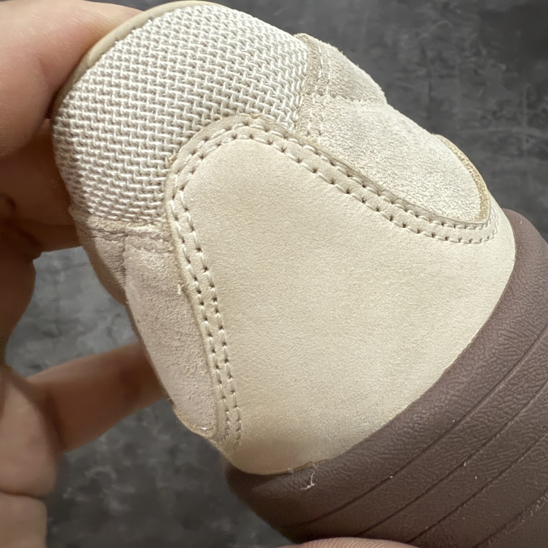 图片[4]-【莞产渠道】TEARS.RIP联名Tres Bien小众德训鞋男士户外休闲鞋露营旅行徒步鞋 来自瑞典的复合式选品店 TRÈS BIEN 今番正式推出名为「TRÈS BIEN EVERYWEAR」的系列，旨在提供消费者一个适合任何场合的衣柜，其中即包括携手义大利制鞋厂牌 Diemme 合作的全新联名鞋履。 该款以 Diemme Modiva Suede Hiker 为基础，专注于时尚外观、耐用实穿性进行改造，采用绒面革鞋面搭配全皮衬里，而活泼的对比元素、撞色效果更为设计亮点，包括突出的鞋舌网眼布料、粉色橡胶鞋头、后跟加固配置等，最后搭载 Vibram® 外底完善优秀抓地力 尺码：39-45-选品中心