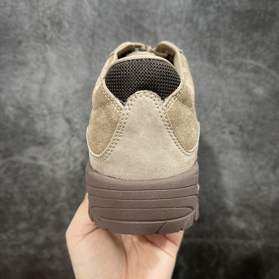 图片[4]-【莞产渠道】TEARS.RIP联名Tres Bien小众德训鞋男士户外休闲鞋露营旅行徒步鞋 来自瑞典的复合式选品店 TRÈS BIEN 今番正式推出名为「TRÈS BIEN EVERYWEAR」的系列，旨在提供消费者一个适合任何场合的衣柜，其中即包括携手义大利制鞋厂牌 Diemme 合作的全新联名鞋履。 该款以 Diemme Modiva Suede Hiker 为基础，专注于时尚外观、耐用实穿性进行改造，采用绒面革鞋面搭配全皮衬里，而活泼的对比元素、撞色效果更为设计亮点，包括突出的鞋舌网眼布料、粉色橡胶鞋头、后跟加固配置等，最后搭载 Vibram® 外底完善优秀抓地力 尺码：39-45-选品中心