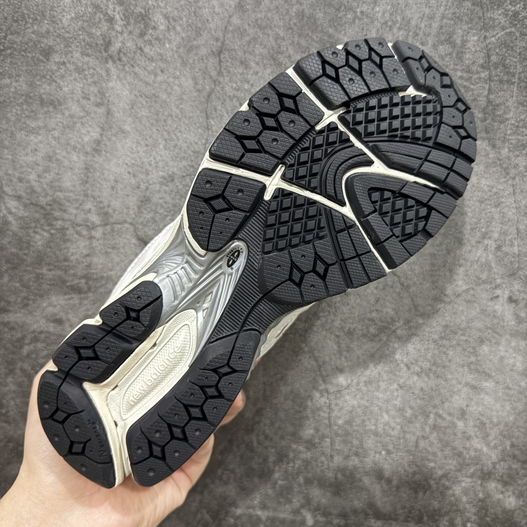 图片[9]-【Mok版】New Balance NB2002R系列 ML2002RQ 独家私模 官方99%复刻 6层组合大底 原楦、原纸板、独家私模组合底.abzorb搭配ndurance橡胶大底，还原原版耐磨性、抓地力、弹性和缓震性能 后续新配色陆续出货 长期供应 经历几个月改版.调整.极致还原出货 2025新版鞋型 拒绝杀猪 欢迎对比市面各种虚高版本 尺码：36-47.5-选品中心