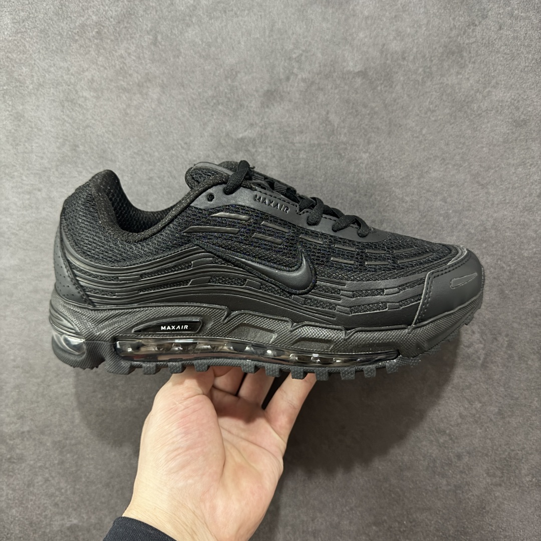 【外贸版】NiKe Air Max TL 2.5 耐克全掌气垫 减震 耐磨 休闲跑步鞋FZ4110-004 外贸工厂出品 整体细节版型做的OK 清洁度很高 外贸爆款 这两年复古风格鞋款在街头出镜率不低，再加上侃爷上脚带节奏，让 Air Max TL 2.5 又火了一把，Air Max TL 2.5复刻自经典 Air Max TL 系列，保留了 2000 年代初的设计精髓，同时融入现代细节，兼具复古与潮流气息，以 Air Max 97 为灵感设计 搭配全掌式 Max Air 气垫提供卓越的缓震性能，长时间穿着时脚感柔软，适合日常通勤或休闲活动。鞋垫与中底结合良好，支撑性佳，减轻脚部疲劳，无论是步行还是站立都能保持舒适 尺码：36-45没半码-选品中心