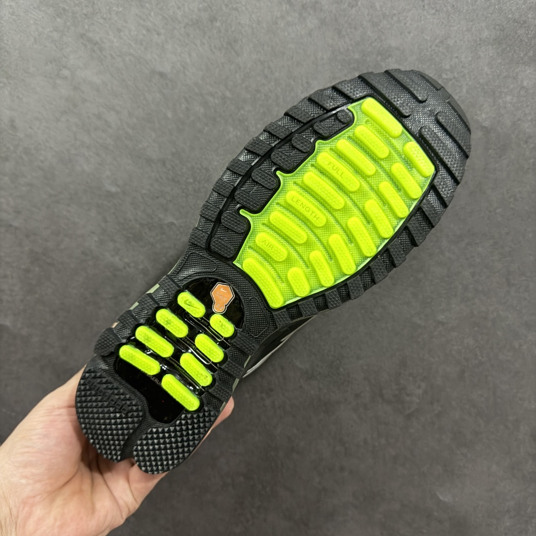 图片[9]-【外贸版】NiKe Air Max TL 2.5 耐克全掌气垫 减震 耐磨 休闲跑步鞋FZ4110-008 外贸工厂出品 整体细节版型做的OK 清洁度很高 外贸爆款 这两年复古风格鞋款在街头出镜率不低，再加上侃爷上脚带节奏，让 Air Max TL 2.5 又火了一把，Air Max TL 2.5复刻自经典 Air Max TL 系列，保留了 2000 年代初的设计精髓，同时融入现代细节，兼具复古与潮流气息，以 Air Max 97 为灵感设计 搭配全掌式 Max Air 气垫提供卓越的缓震性能，长时间穿着时脚感柔软，适合日常通勤或休闲活动。鞋垫与中底结合良好，支撑性佳，减轻脚部疲劳，无论是步行还是站立都能保持舒适 尺码：36-45没半码-选品中心