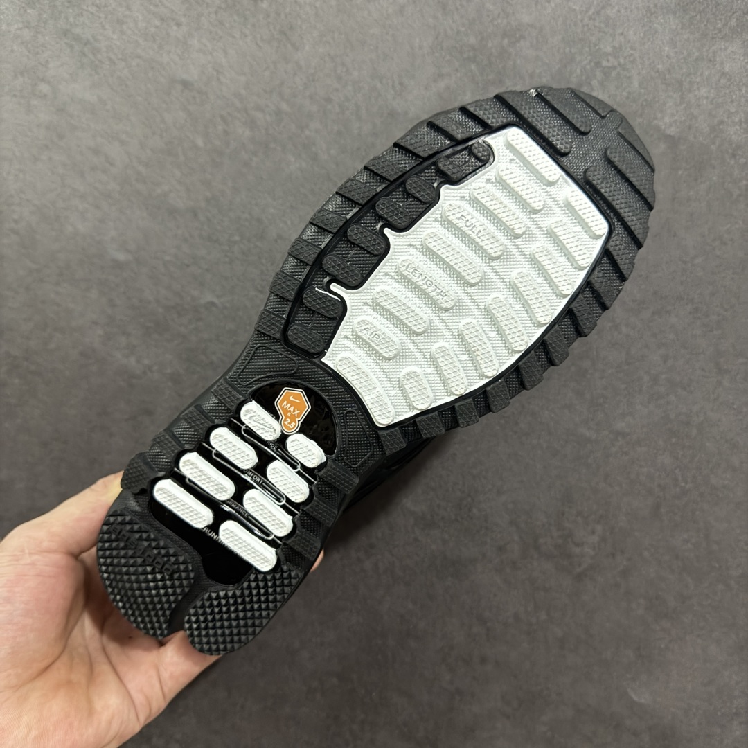 图片[9]-【外贸版】NiKe Air Max TL 2.5 耐克全掌气垫 减震 耐磨 休闲跑步鞋FZ4110-001 外贸工厂出品 整体细节版型做的OK 清洁度很高 外贸爆款 这两年复古风格鞋款在街头出镜率不低，再加上侃爷上脚带节奏，让 Air Max TL 2.5 又火了一把，Air Max TL 2.5复刻自经典 Air Max TL 系列，保留了 2000 年代初的设计精髓，同时融入现代细节，兼具复古与潮流气息，以 Air Max 97 为灵感设计 搭配全掌式 Max Air 气垫提供卓越的缓震性能，长时间穿着时脚感柔软，适合日常通勤或休闲活动。鞋垫与中底结合良好，支撑性佳，减轻脚部疲劳，无论是步行还是站立都能保持舒适 尺码：36-45没半码-选品中心