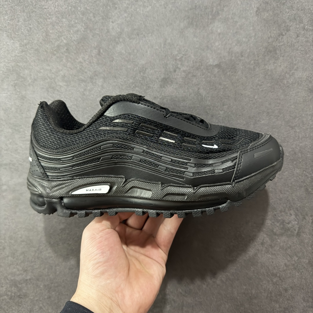 【外贸版】NiKe Air Max TL 2.5 耐克全掌气垫 减震 耐磨 休闲跑步鞋FZ4110-001 外贸工厂出品 整体细节版型做的OK 清洁度很高 外贸爆款 这两年复古风格鞋款在街头出镜率不低,再加上侃爷上脚带节奏,让 Air Max TL 2.5 又火了一把,Air Max TL 2.5复刻自经典 Air Max TL 系列,保留了 2000 年代初的设计精髓,同时融入现代细节,兼具复古与潮流气息,以 Air Max 97 为灵感设计 搭配全掌式 Max Air 气垫提供卓越的缓震性能,长时间穿着时脚感柔软,适合日常通勤或休闲活动。鞋垫与中底结合良好,支撑性佳,减轻脚部疲劳,无论是步行还是站立都能保持舒适 尺码:36-45没半码-选品中心