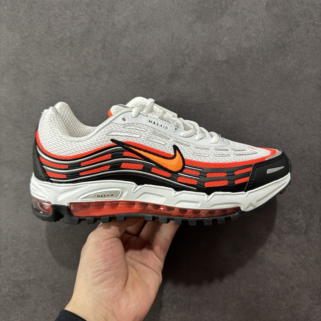 【外贸版】NiKe Air Max TL 2.5 耐克全掌气垫 减震 耐磨 休闲跑步鞋FZ4110-001 外贸工厂出品 整体细节版型做的OK 清洁度很高 外贸爆款 这两年复古风格鞋款在街头出镜率不低，再加上侃爷上脚带节奏，让 Air Max TL 2.5 又火了一把，Air Max TL 2.5复刻自经典 Air Max TL 系列，保留了 2000 年代初的设计精髓，同时融入现代细节，兼具复古与潮流气息，以 Air Max 97 为灵感设计 搭配全掌式 Max Air 气垫提供卓越的缓震性能，长时间穿着时脚感柔软，适合日常通勤或休闲活动。鞋垫与中底结合良好，支撑性佳，减轻脚部疲劳，无论是步行还是站立都能保持舒适 尺码：36-45没半码-选品中心