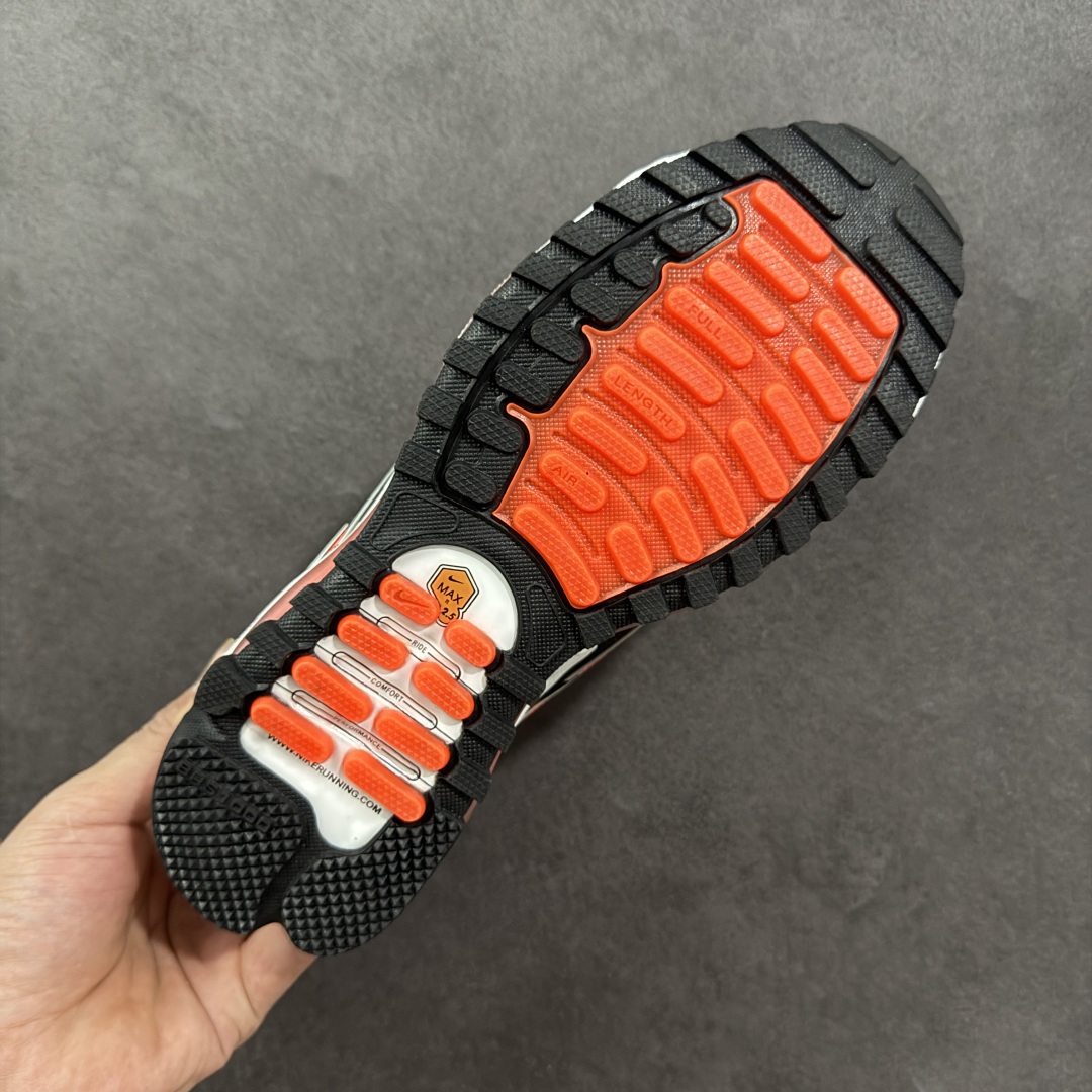 图片[9]-【外贸版】NiKe Air Max TL 2.5 耐克全掌气垫 减震 耐磨 休闲跑步鞋FZ4110-001 外贸工厂出品 整体细节版型做的OK 清洁度很高 外贸爆款 这两年复古风格鞋款在街头出镜率不低，再加上侃爷上脚带节奏，让 Air Max TL 2.5 又火了一把，Air Max TL 2.5复刻自经典 Air Max TL 系列，保留了 2000 年代初的设计精髓，同时融入现代细节，兼具复古与潮流气息，以 Air Max 97 为灵感设计 搭配全掌式 Max Air 气垫提供卓越的缓震性能，长时间穿着时脚感柔软，适合日常通勤或休闲活动。鞋垫与中底结合良好，支撑性佳，减轻脚部疲劳，无论是步行还是站立都能保持舒适 尺码：36-45没半码-选品中心