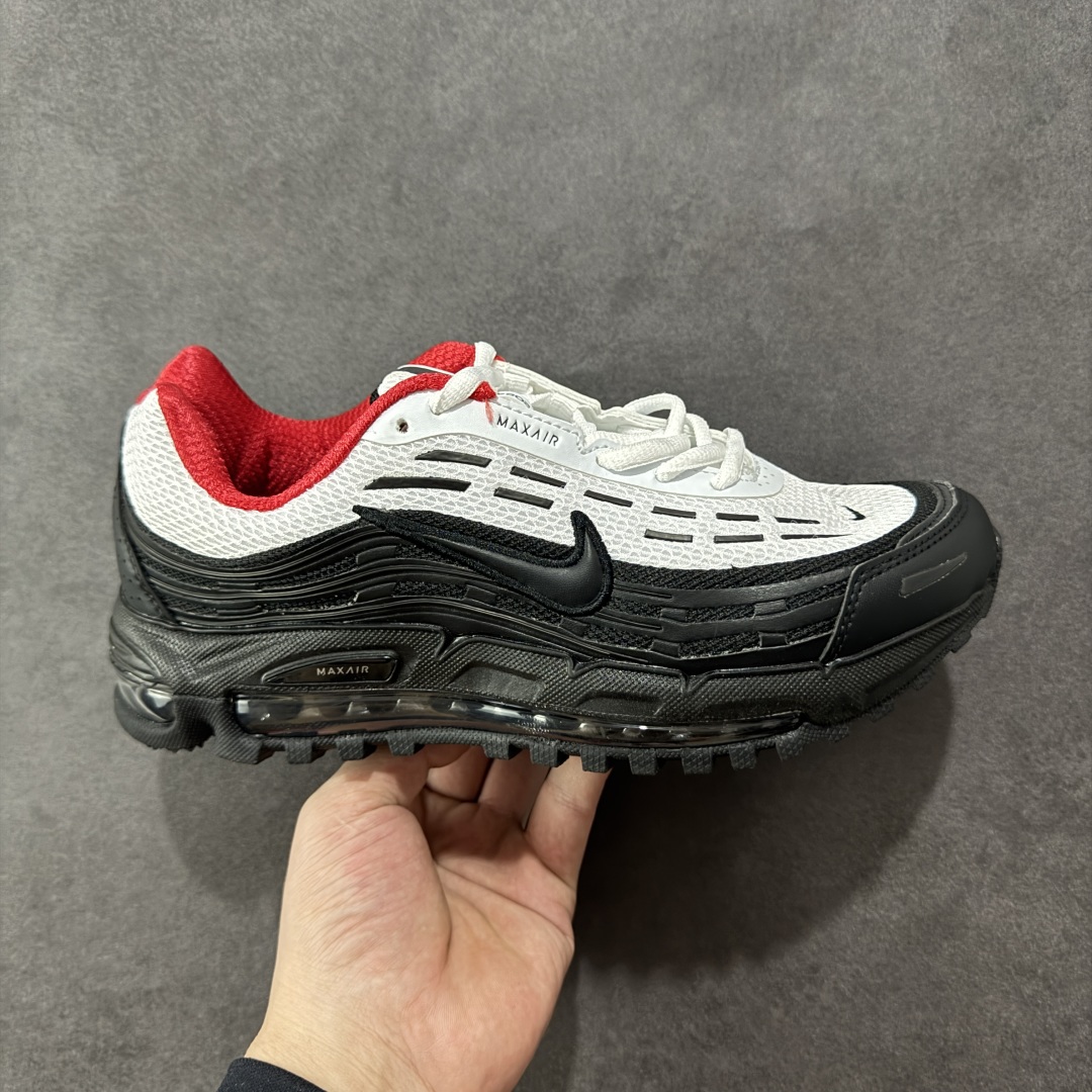 【外贸版】NiKe Air Max TL 2.5 耐克全掌气垫 减震 耐磨 休闲跑步鞋FZ4110-001 外贸工厂出品 整体细节版型做的OK 清洁度很高 外贸爆款 这两年复古风格鞋款在街头出镜率不低,再加上侃爷上脚带节奏,让 Air Max TL 2.5 又火了一把,Air Max TL 2.5复刻自经典 Air Max TL 系列,保留了 2000 年代初的设计精髓,同时融入现代细节,兼具复古与潮流气息,以 Air Max 97 为灵感设计 搭配全掌式 Max Air 气垫提供卓越的缓震性能,长时间穿着时脚感柔软,适合日常通勤或休闲活动。鞋垫与中底结合良好,支撑性佳,减轻脚部疲劳,无论是步行还是站立都能保持舒适 尺码:36-45没半码-选品中心
