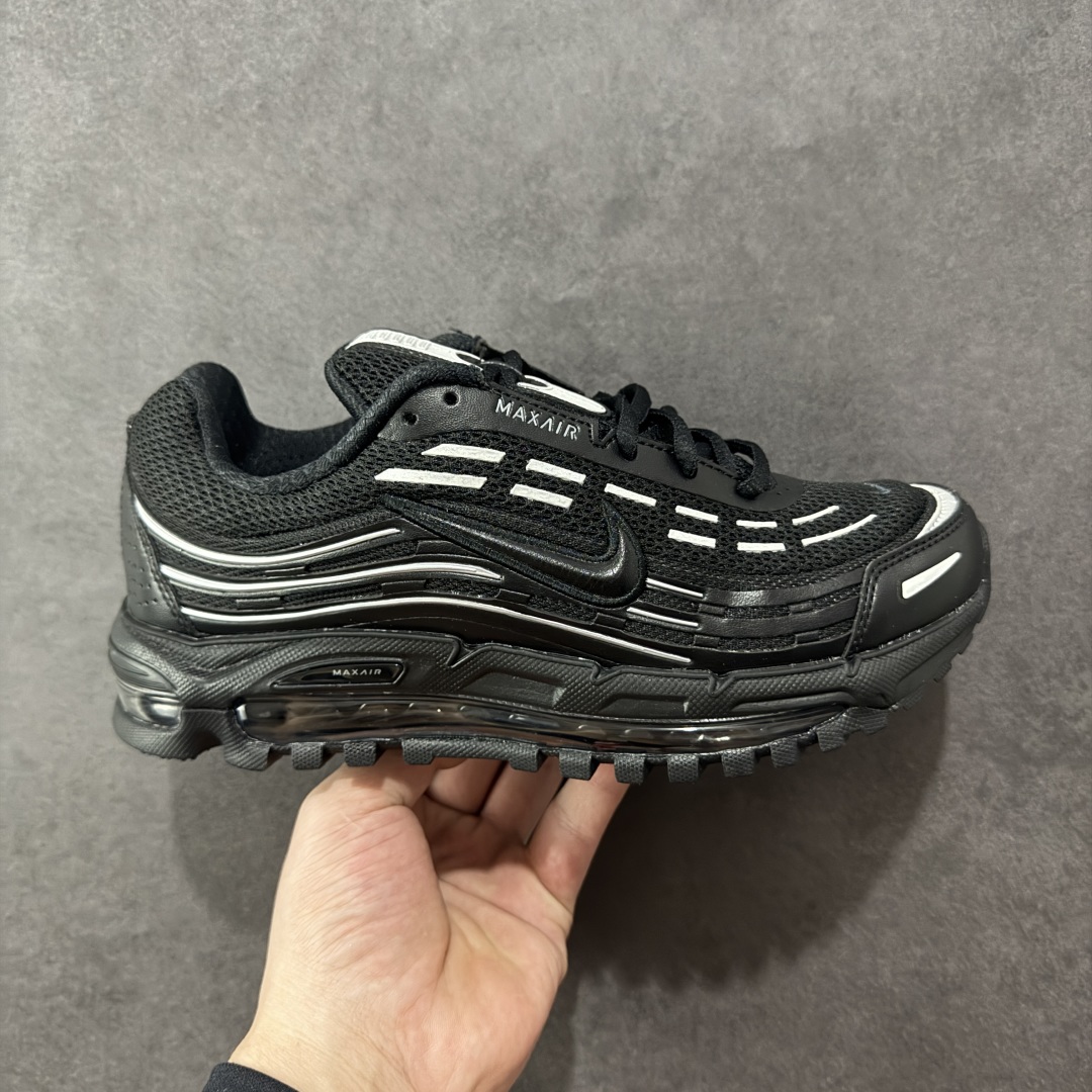 【外贸版】NiKe Air Max TL 2.5 耐克全掌气垫 减震 耐磨 休闲跑步鞋FZ4110-002 外贸工厂出品 整体细节版型做的OK 清洁度很高 外贸爆款 这两年复古风格鞋款在街头出镜率不低，再加上侃爷上脚带节奏，让 Air Max TL 2.5 又火了一把，Air Max TL 2.5复刻自经典 Air Max TL 系列，保留了 2000 年代初的设计精髓，同时融入现代细节，兼具复古与潮流气息，以 Air Max 97 为灵感设计 搭配全掌式 Max Air 气垫提供卓越的缓震性能，长时间穿着时脚感柔软，适合日常通勤或休闲活动。鞋垫与中底结合良好，支撑性佳，减轻脚部疲劳，无论是步行还是站立都能保持舒适 尺码：36-45没半码-选品中心