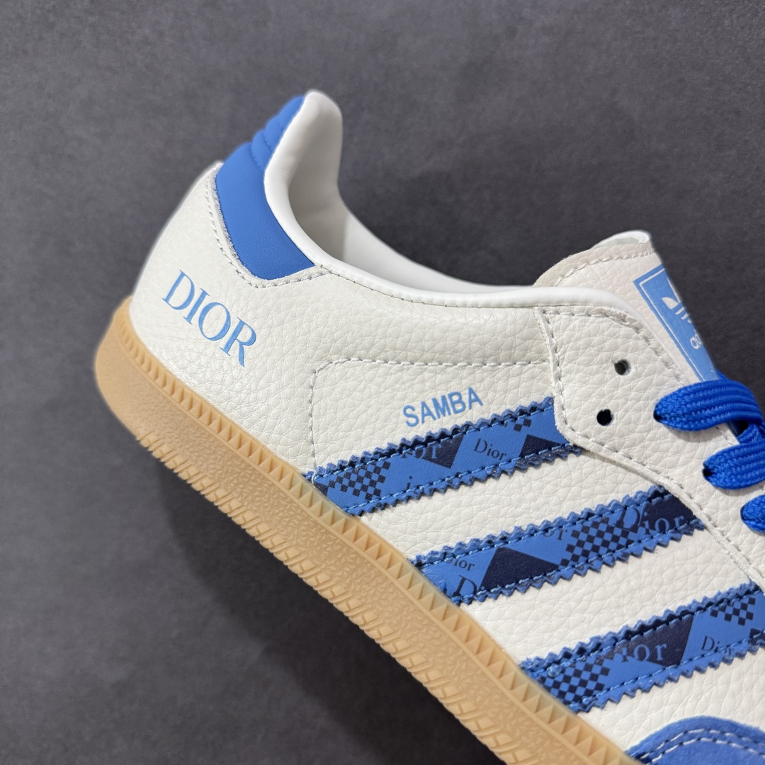 图片[6]-【定制版】adidas originals Samba OG x DIOR 蓝白 桑巴舞系列复古经典轻便板鞋 此款以简约大方的造型设计 给人以随性休闲的时尚格调 穿着舒适轻便，运动灵活自如 满足日常个性穿搭 货号：XR0004 尺码：36 36.5 37 38 38.5 39 40 40.5 41 42 42.5 43 44 44.5 45-选品中心