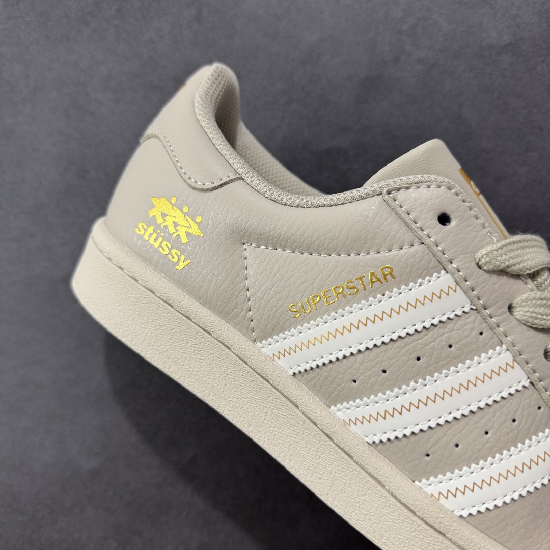 图片[6]-【定制版】AD Originals Superstar x Stussy 棕白 采用全新头层拼接皮革材质 后跟采用特色3D立体印字 渠道正品订单 诠释市场最高工艺水平 全鞋进口头层皮料打造 区别市面普通真标版本，进出专柜无压力 货号：SD6811 尺码：36-45-选品中心
