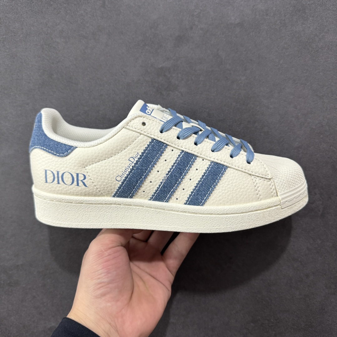 【定制版】AD Originals Superstar x DIOR 白蓝 采用全新头层拼接皮革材质 后跟采用特色3D立体印字 渠道正品订单 诠释市场最高工艺水平 全鞋进口头层皮料打造 区别市面普通真标版本,进出专柜无压力 货号:AD8010 尺码:36-45-选品中心