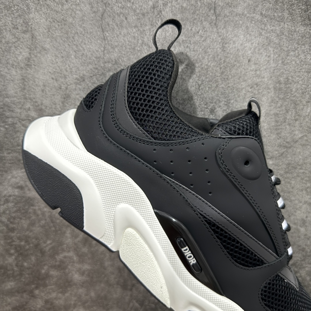 图片[7]-【X1纯原版本】 Dior Homme B22 Trainer Sneaker系列 复古厚底老爹风休闲运动慢跑鞋“生胶底” Dior 迪奥B22 男款慢跑时装运动鞋 原版一比一开发 广东原产原楦原纸版数据开发 配置专柜购物袋及配件(配置抗压快递外包牛皮纸壳 采用光滑牛皮革组合网织布面材质 正确吸汗网布贴合海玻璃CD压纹鞋垫独家开发TPU弹力中底组合TR光泽耐韧锯齿橡胶大底 这款单品从复古慢跑鞋汲取灵感。采用厚实的低帮设计，精选牛皮与网眼织物拼接鞋面，搭配黑白相间的刻花橡胶鞋底。侧面带有浮雕“CD”标志装饰。 尺码：39 40 41 42 43 44 45 46 47-选品中心