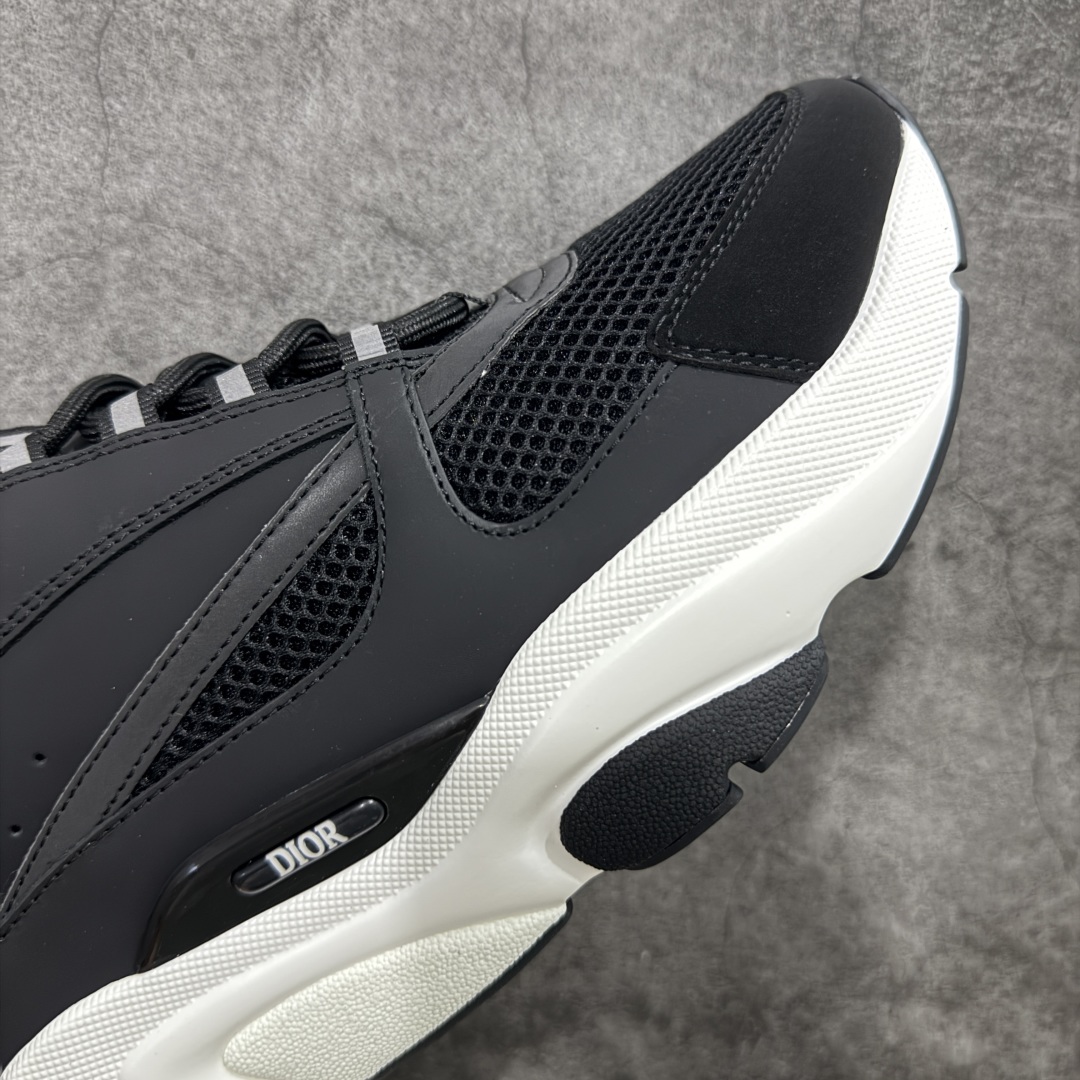 图片[6]-【X1纯原版本】 Dior Homme B22 Trainer Sneaker系列 复古厚底老爹风休闲运动慢跑鞋“生胶底” Dior 迪奥B22 男款慢跑时装运动鞋 原版一比一开发 广东原产原楦原纸版数据开发 配置专柜购物袋及配件(配置抗压快递外包牛皮纸壳 采用光滑牛皮革组合网织布面材质 正确吸汗网布贴合海玻璃CD压纹鞋垫独家开发TPU弹力中底组合TR光泽耐韧锯齿橡胶大底 这款单品从复古慢跑鞋汲取灵感。采用厚实的低帮设计，精选牛皮与网眼织物拼接鞋面，搭配黑白相间的刻花橡胶鞋底。侧面带有浮雕“CD”标志装饰。 尺码：39 40 41 42 43 44 45 46 47-选品中心