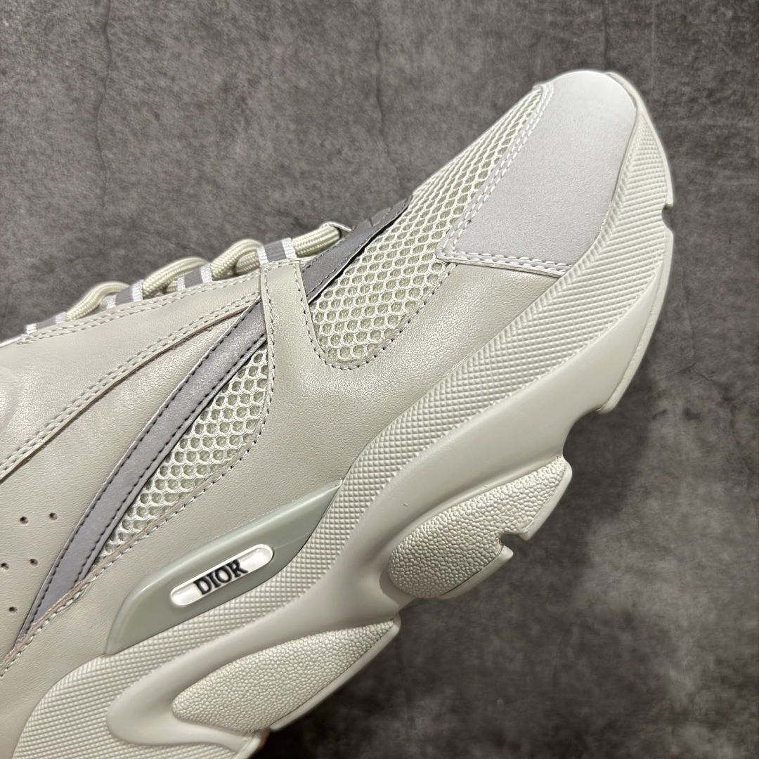 图片[6]-【X1纯原版本】 Dior Homme B22 Trainer Sneaker系列 复古厚底老爹风休闲运动慢跑鞋“生胶底” Dior 迪奥B22 男款慢跑时装运动鞋 原版一比一开发 广东原产原楦原纸版数据开发 配置专柜购物袋及配件(配置抗压快递外包牛皮纸壳 采用光滑牛皮革组合网织布面材质 正确吸汗网布贴合海玻璃CD压纹鞋垫独家开发TPU弹力中底组合TR光泽耐韧锯齿橡胶大底 这款单品从复古慢跑鞋汲取灵感。采用厚实的低帮设计，精选牛皮与网眼织物拼接鞋面，搭配黑白相间的刻花橡胶鞋底。侧面带有浮雕“CD”标志装饰。 尺码：39 40 41 42 43 44 45 46 47-选品中心