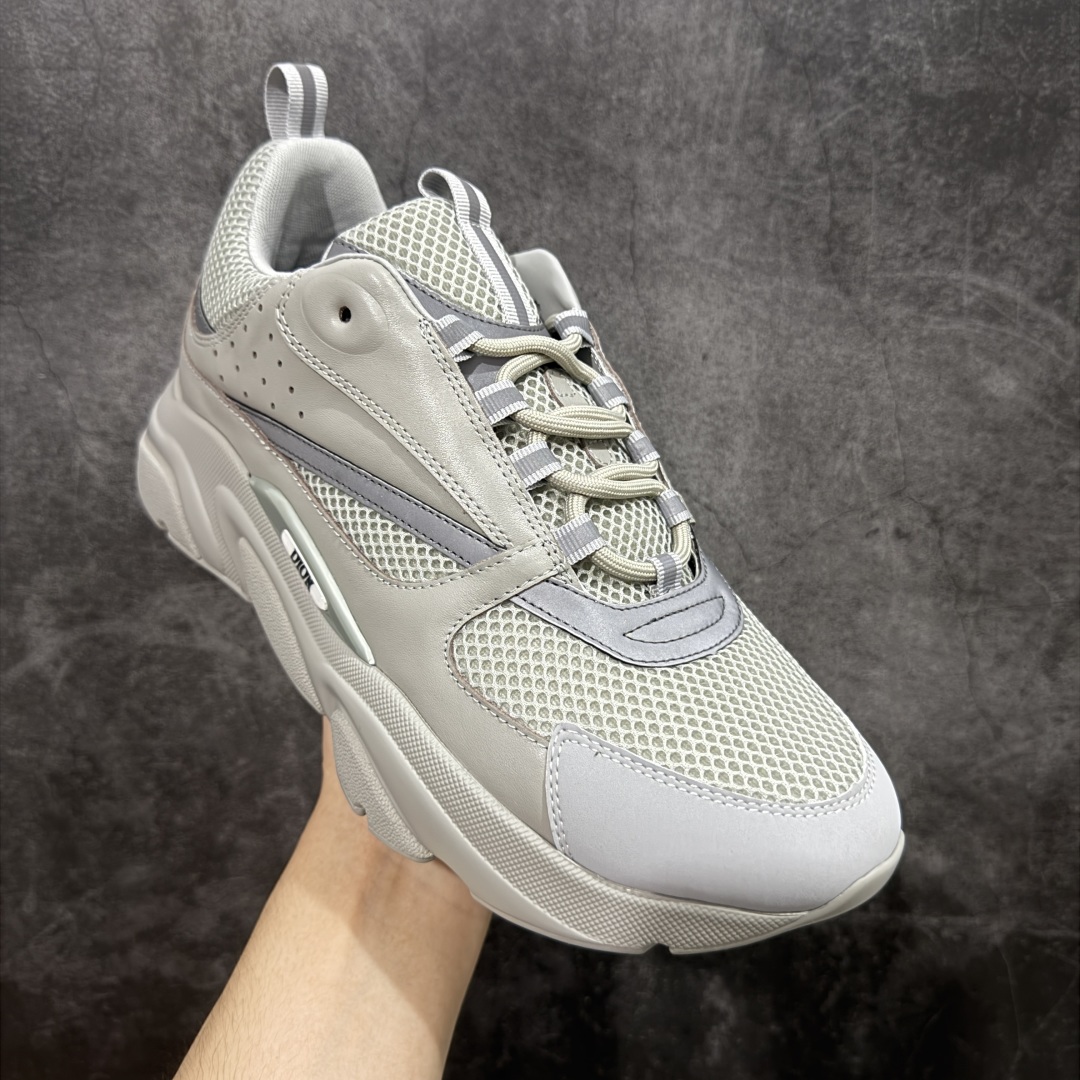 图片[3]-【X1纯原版本】 Dior Homme B22 Trainer Sneaker系列 复古厚底老爹风休闲运动慢跑鞋“生胶底” Dior 迪奥B22 男款慢跑时装运动鞋 原版一比一开发 广东原产原楦原纸版数据开发 配置专柜购物袋及配件(配置抗压快递外包牛皮纸壳 采用光滑牛皮革组合网织布面材质 正确吸汗网布贴合海玻璃CD压纹鞋垫独家开发TPU弹力中底组合TR光泽耐韧锯齿橡胶大底 这款单品从复古慢跑鞋汲取灵感。采用厚实的低帮设计，精选牛皮与网眼织物拼接鞋面，搭配黑白相间的刻花橡胶鞋底。侧面带有浮雕“CD”标志装饰。 尺码：39 40 41 42 43 44 45 46 47-选品中心