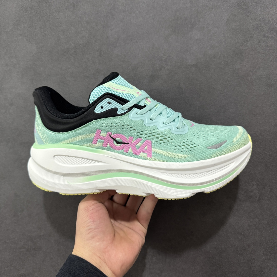 【公司级】HOKA One One BONDI 9 邦迪9代低帮厚底网织轻量休闲运动慢跑鞋 #升级原楦原纸版开发版型 #采用透气针织工程材料鞋面材质 #轻量化材料高弹力泡棉升级中底 #内嵌欧索莱Ortholite® 混合(再生)鞋垫 #外置耐磨防滑橡胶模块❗️ 尺码:36 36.5 37.5 38 39 40 40.5 41 42 42.5 43 44 44.5 45-选品中心