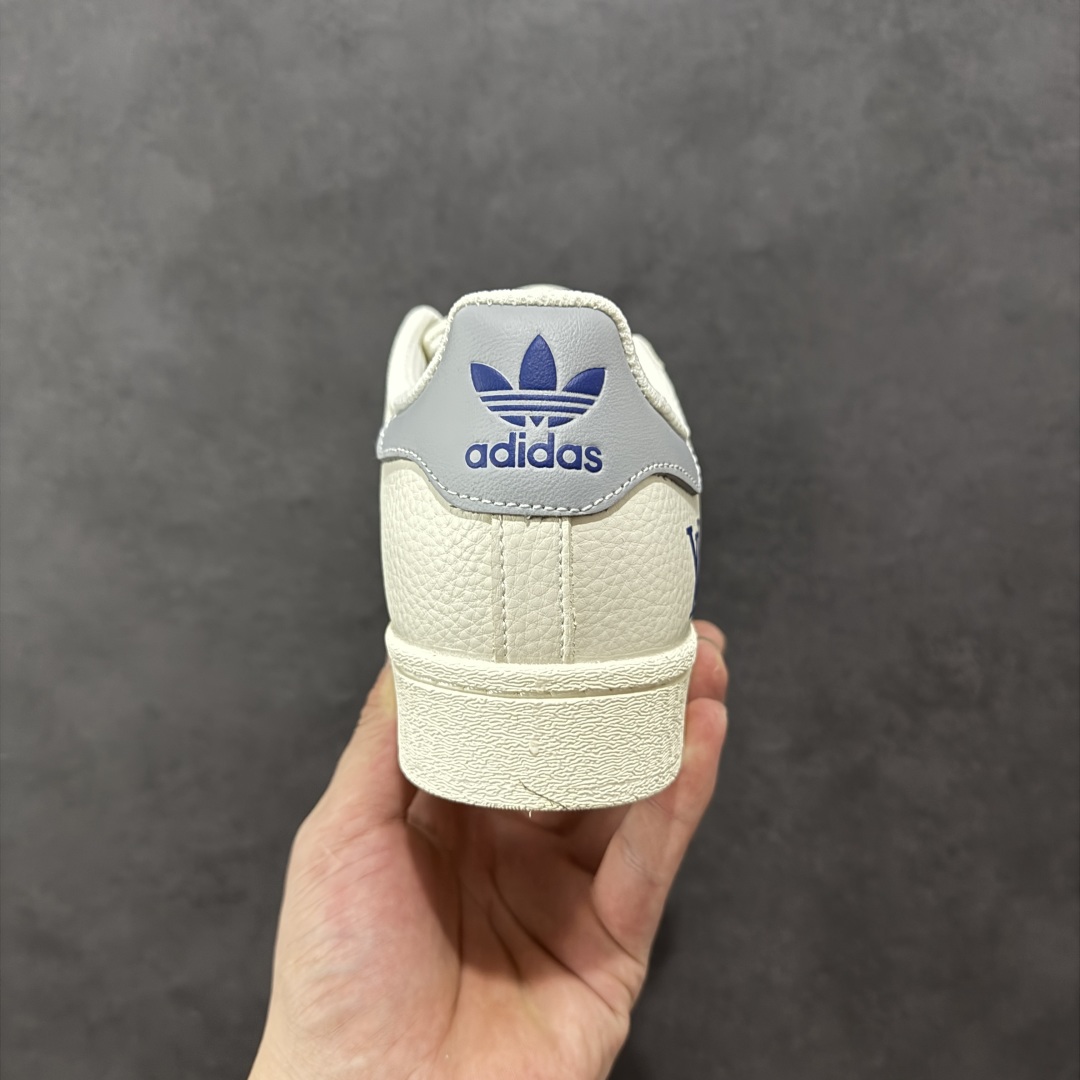 图片[4]-【定制版】Adidas Originals Superstar x Louis Vuitton 白蓝 低帮休闲运动板鞋 采用全新头层拼接皮革材质 后跟采用特色3D立体印字 渠道正品订单 诠释市场最高工艺水平 全鞋进口头层皮料打造 货号：AD8013 尺码：36-45半-选品中心