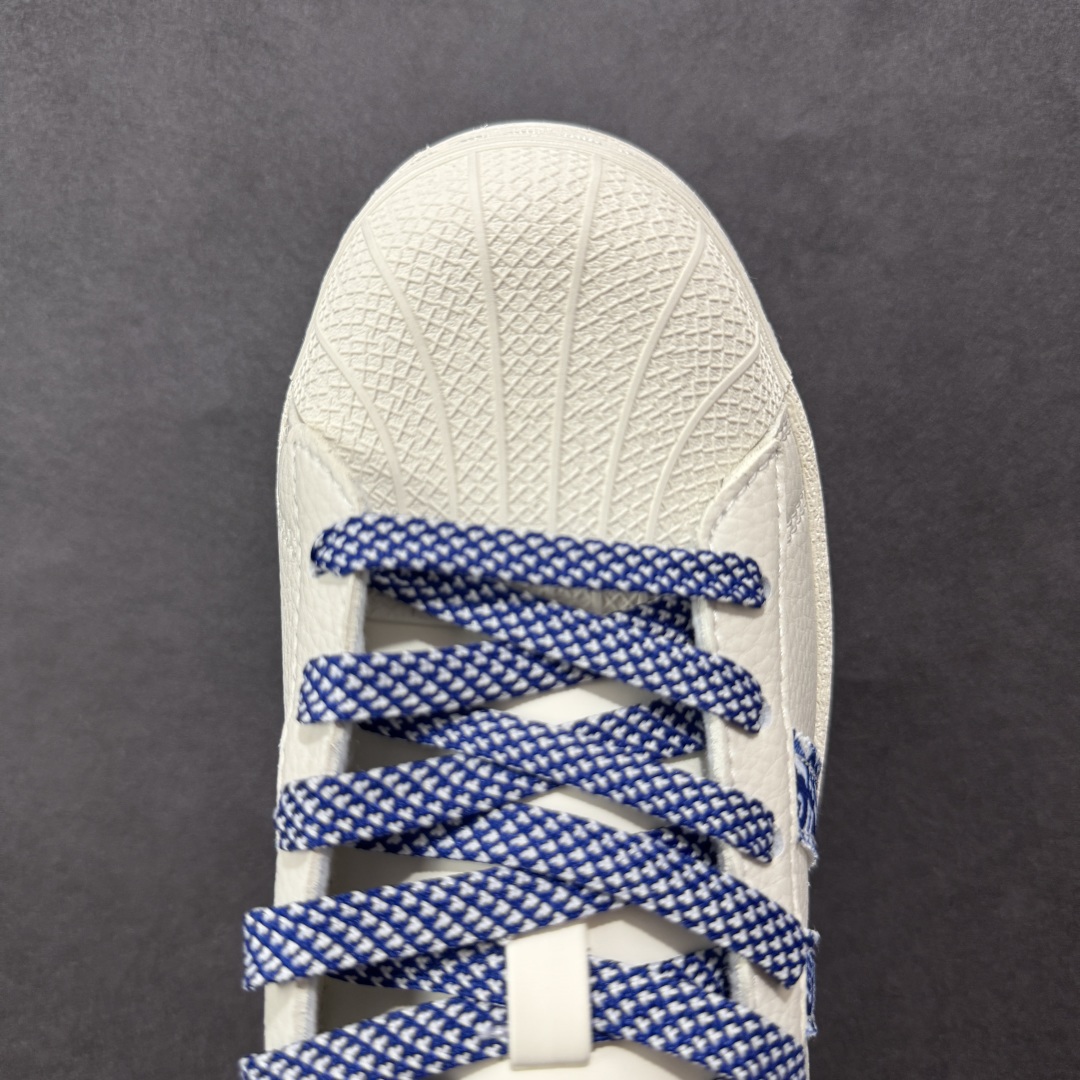 图片[8]-【定制版】Adidas Originals Superstar x Louis Vuitton 白蓝 低帮休闲运动板鞋 采用全新头层拼接皮革材质 后跟采用特色3D立体印字 渠道正品订单 诠释市场最高工艺水平 全鞋进口头层皮料打造 货号：AD8013 尺码：36-45半-选品中心