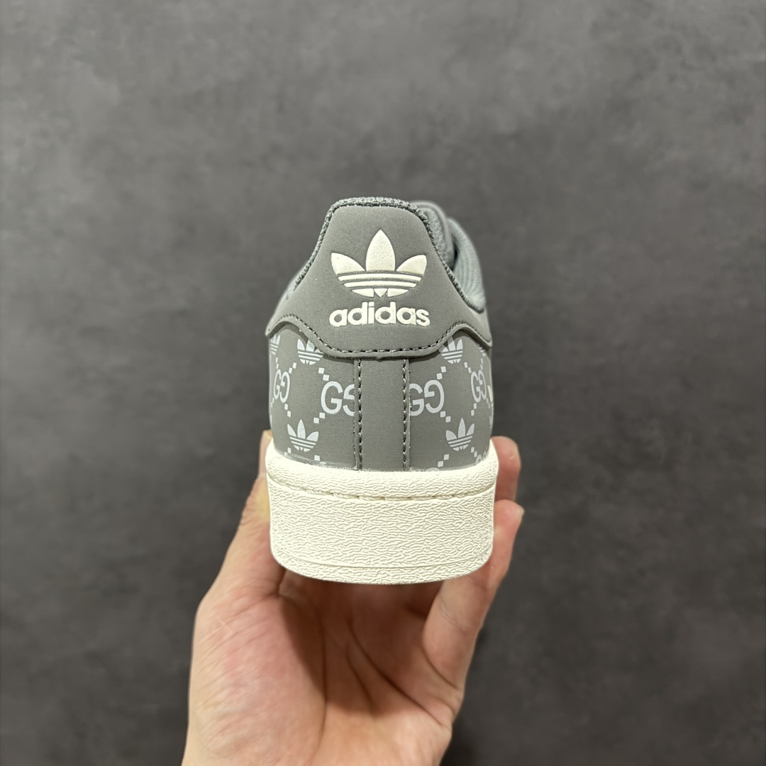 图片[4]-【定制版】Adidas Originals Superstar x GUCCI 灰白满天星 低帮休闲运动板鞋 采用全新头层拼接皮革材质 后跟采用特色3D立体印字 渠道正品订单 诠释市场最高工艺水平 全鞋进口头层皮料打造 货号：SD6818 尺码：36-45半-选品中心