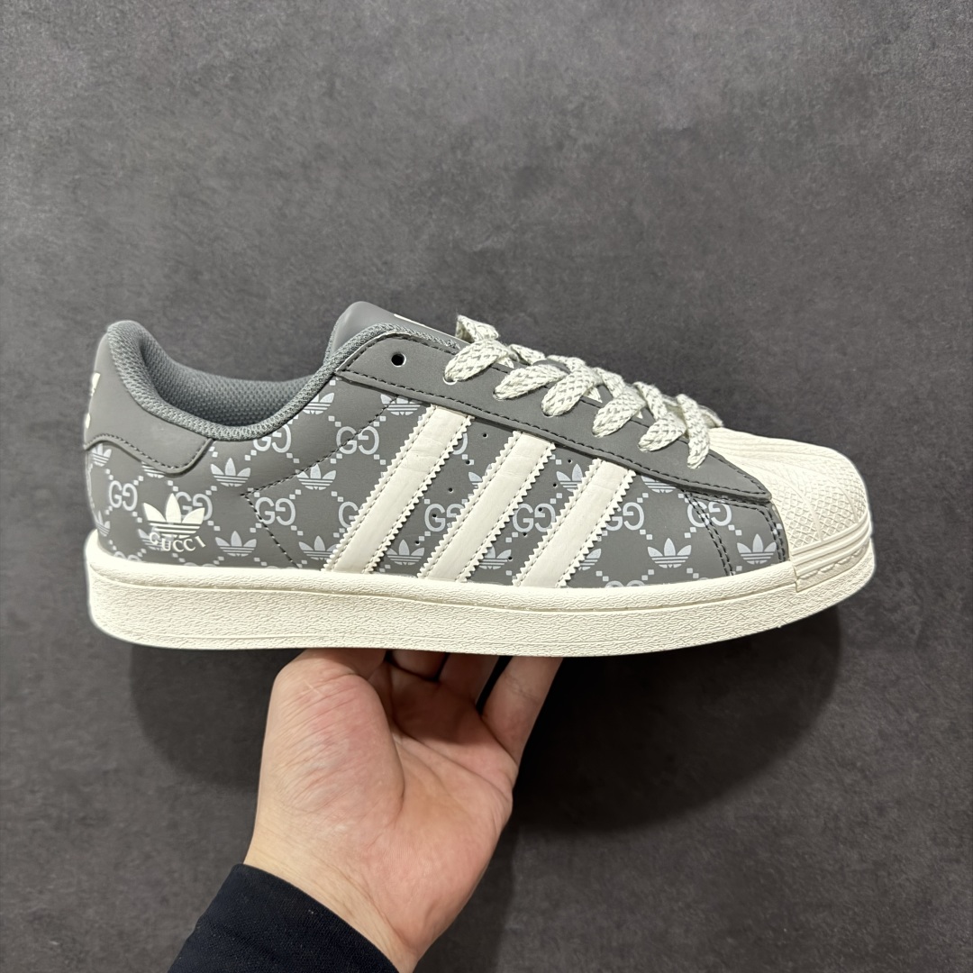 【定制版】Adidas Originals Superstar x GUCCI 灰白满天星 低帮休闲运动板鞋 采用全新头层拼接皮革材质 后跟采用特色3D立体印字 渠道正品订单 诠释市场最高工艺水平 全鞋进口头层皮料打造 货号:SD6818 尺码:36-45半-选品中心