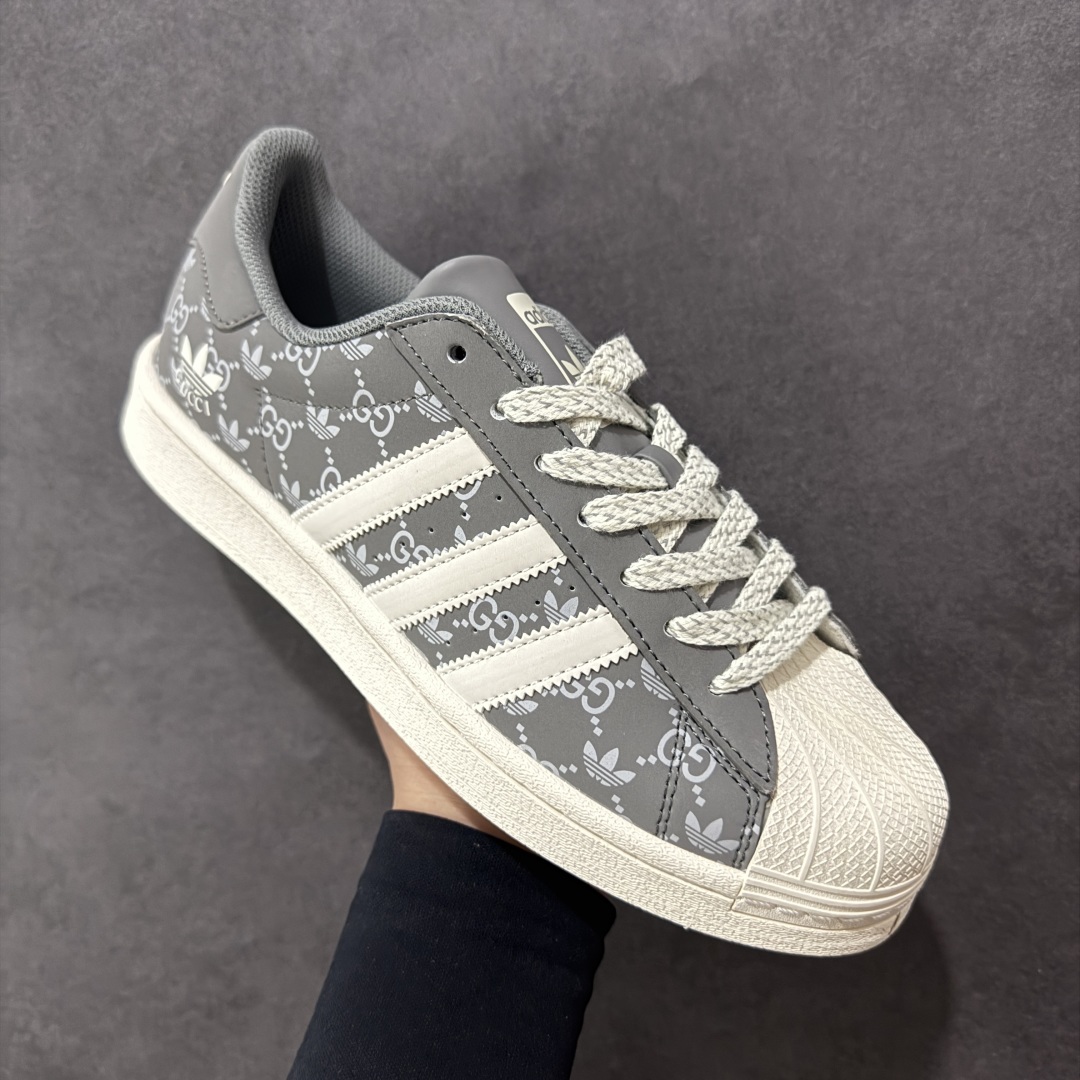 图片[3]-【定制版】Adidas Originals Superstar x GUCCI 灰白满天星 低帮休闲运动板鞋 采用全新头层拼接皮革材质 后跟采用特色3D立体印字 渠道正品订单 诠释市场最高工艺水平 全鞋进口头层皮料打造 货号：SD6818 尺码：36-45半-选品中心
