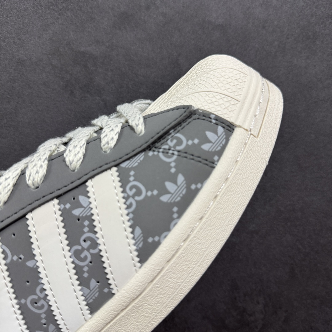 图片[5]-【定制版】Adidas Originals Superstar x GUCCI 灰白满天星 低帮休闲运动板鞋 采用全新头层拼接皮革材质 后跟采用特色3D立体印字 渠道正品订单 诠释市场最高工艺水平 全鞋进口头层皮料打造 货号：SD6818 尺码：36-45半-选品中心