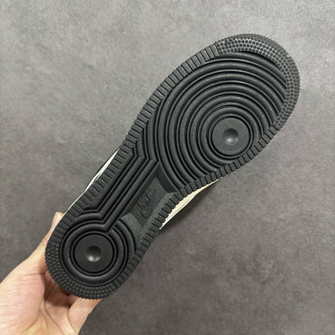 图片[9]-【定制版】Nike Air Force 1\’07 Low LV联名 荔纹黑 空军一号低帮休闲板鞋 YX5066-349  #原楦头原纸板 原装鞋盒 定制五金配件 内置全掌气垫 原厂鞋底  尺码：36 36.5 37.5 38 38.5 39 40 40.5 41 42 42.5 43 44 44.5 45-选品中心