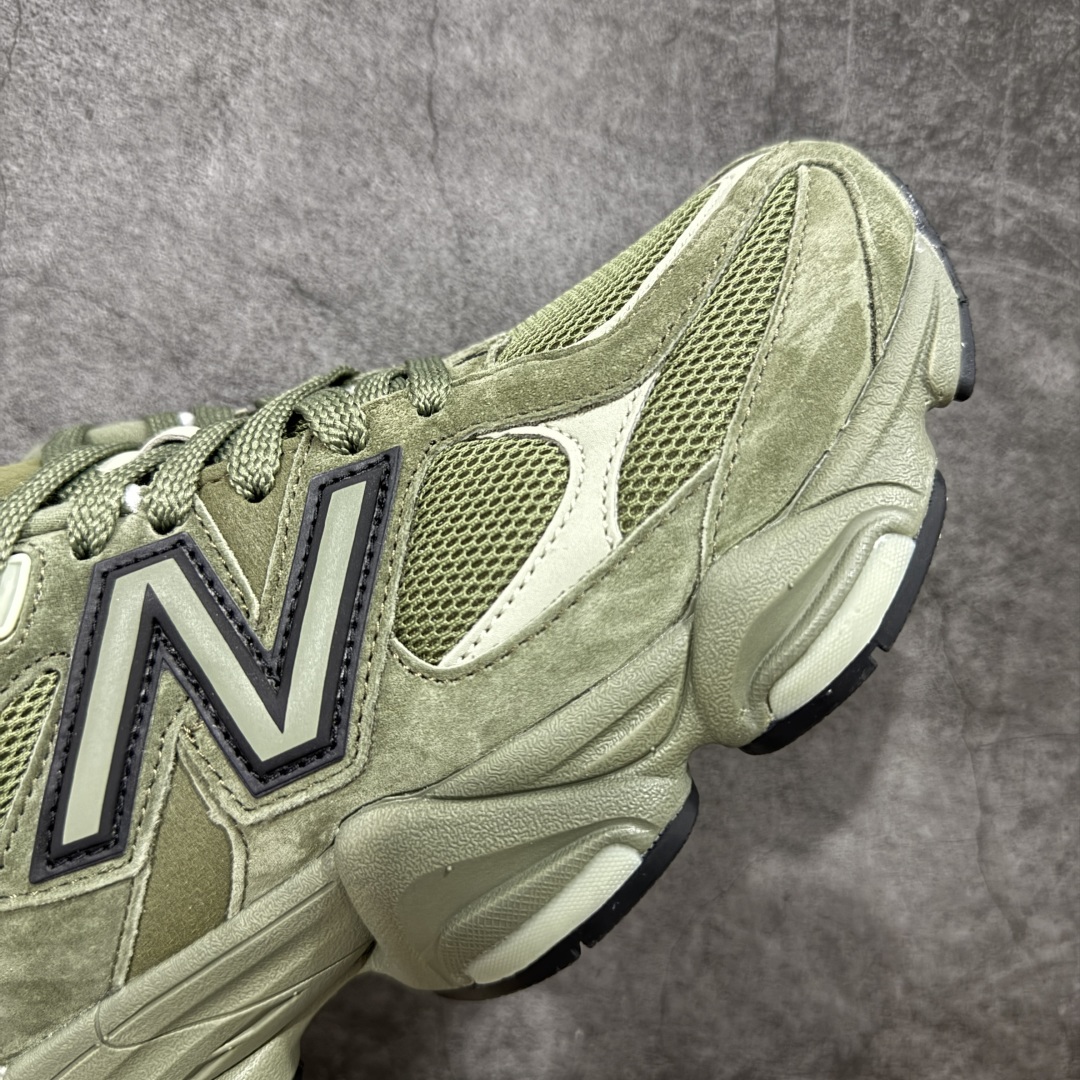 图片[6]-【纯原版】 New Balance NB9060 联名款 复古休闲运动慢跑鞋 墨绿色U9060ZGD 全套原楦原纸板原厂数据开发 进口三明治网面 原装进口翻毛皮料正确绒感卡色 正确中底拉帮中底网布细节 原厂标裁 带紫光防伪 定制后跟透明水晶模块 冲裁组合 大底贴合程度胶水上色把控完美 整洁度挑战全网艺术家 多道序QC把关品质完善 匠心打造 耗时两个月开发完成 工艺极其复杂难度可想而知 新开独立私模大底 全网唯一正确六层组合大底 高端零售专供产物 尺码：36 37 37.5 38 38.5 39 40 40.5 41 42 42.5 43 44 45 46.5-选品中心