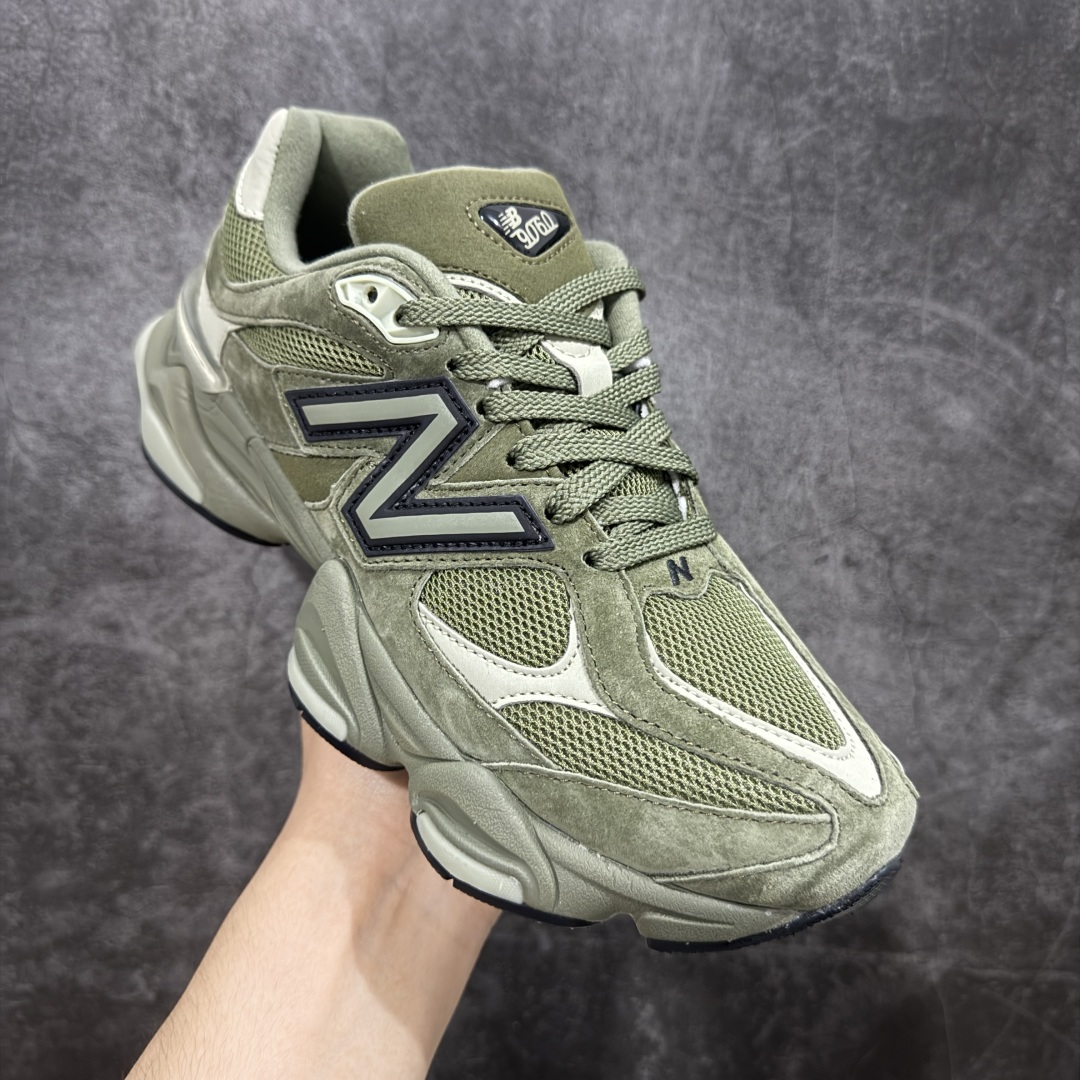图片[3]-【纯原版】 New Balance NB9060 联名款 复古休闲运动慢跑鞋 墨绿色U9060ZGD 全套原楦原纸板原厂数据开发 进口三明治网面 原装进口翻毛皮料正确绒感卡色 正确中底拉帮中底网布细节 原厂标裁 带紫光防伪 定制后跟透明水晶模块 冲裁组合 大底贴合程度胶水上色把控完美 整洁度挑战全网艺术家 多道序QC把关品质完善 匠心打造 耗时两个月开发完成 工艺极其复杂难度可想而知 新开独立私模大底 全网唯一正确六层组合大底 高端零售专供产物 尺码：36 37 37.5 38 38.5 39 40 40.5 41 42 42.5 43 44 45 46.5-选品中心