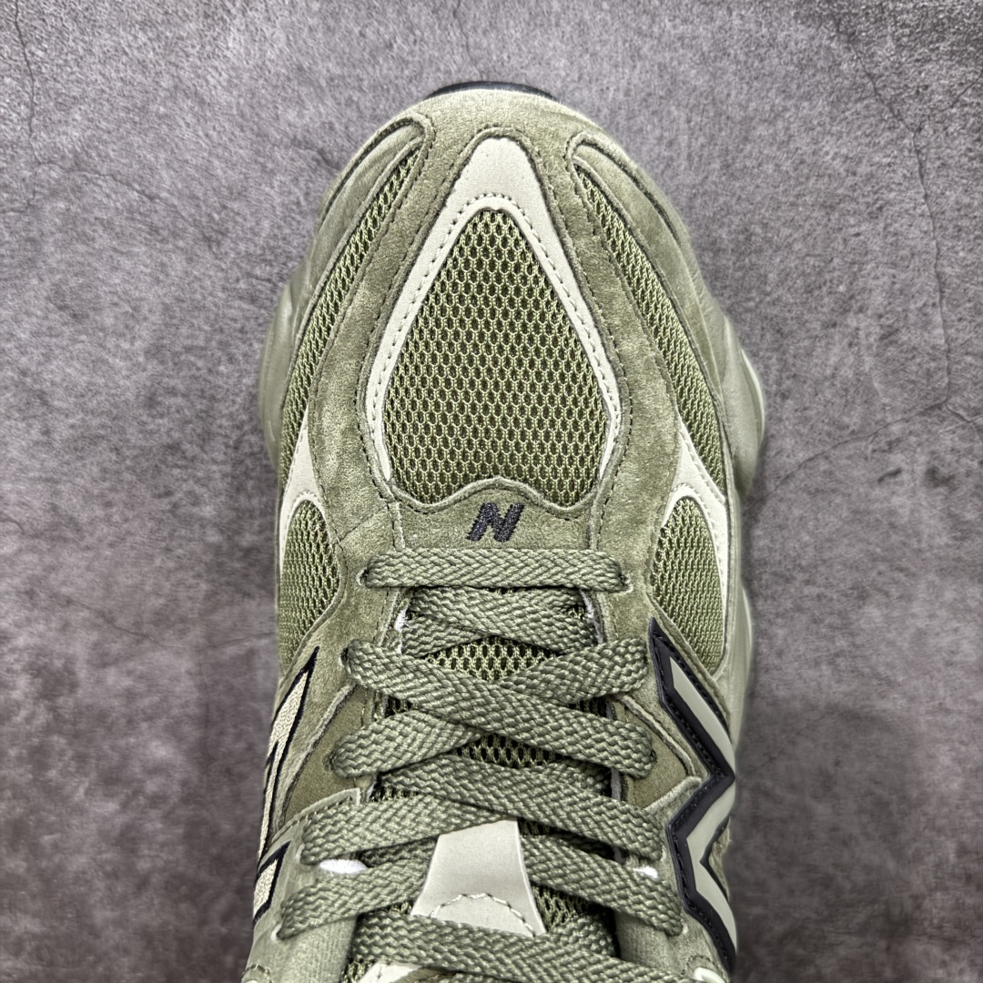 图片[5]-【纯原版】 New Balance NB9060 联名款 复古休闲运动慢跑鞋 墨绿色U9060ZGD 全套原楦原纸板原厂数据开发 进口三明治网面 原装进口翻毛皮料正确绒感卡色 正确中底拉帮中底网布细节 原厂标裁 带紫光防伪 定制后跟透明水晶模块 冲裁组合 大底贴合程度胶水上色把控完美 整洁度挑战全网艺术家 多道序QC把关品质完善 匠心打造 耗时两个月开发完成 工艺极其复杂难度可想而知 新开独立私模大底 全网唯一正确六层组合大底 高端零售专供产物 尺码：36 37 37.5 38 38.5 39 40 40.5 41 42 42.5 43 44 45 46.5-选品中心