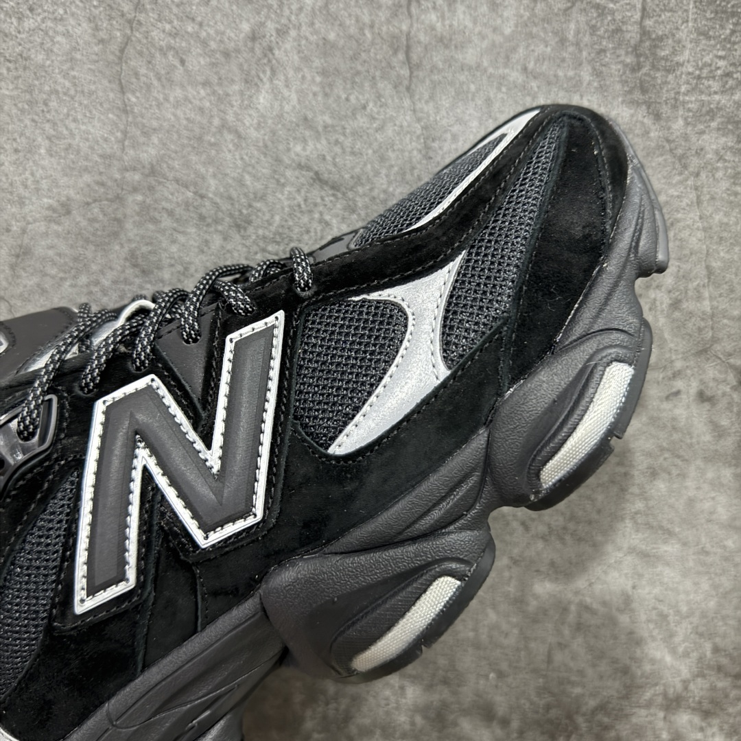 图片[6]-【纯原版】 New Balance NB9060 联名款 复古休闲运动慢跑鞋 黑白色U9060FOS 全套原楦原纸板原厂数据开发 进口三明治网面 原装进口翻毛皮料正确绒感卡色 正确中底拉帮中底网布细节 原厂标裁 带紫光防伪 定制后跟透明水晶模块 冲裁组合 大底贴合程度胶水上色把控完美 整洁度挑战全网艺术家 多道序QC把关品质完善 匠心打造 耗时两个月开发完成 工艺极其复杂难度可想而知 新开独立私模大底 全网唯一正确六层组合大底 高端零售专供产物 尺码：36 37 37.5 38 38.5 39 40 40.5 41 42 42.5 43 44 45 46.5-选品中心