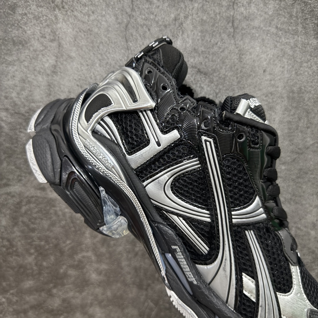 图片[7]-【纯原VG版本】Balenciaga Runner 巴黎世家7代 破坏风 手工做旧款复古老爹鞋 全新外贸版本 核心配合工厂优势供应 该款是通过溢胶 做旧 缝线等细节 展示了设计师 Demna的运动鞋风格 传递复古感 后侧板 翘起的鞋头 展示了 Demna 在结构上的未来构想 尺码：35 36 37 38 39 40 41 42 43 44 45 46-选品中心