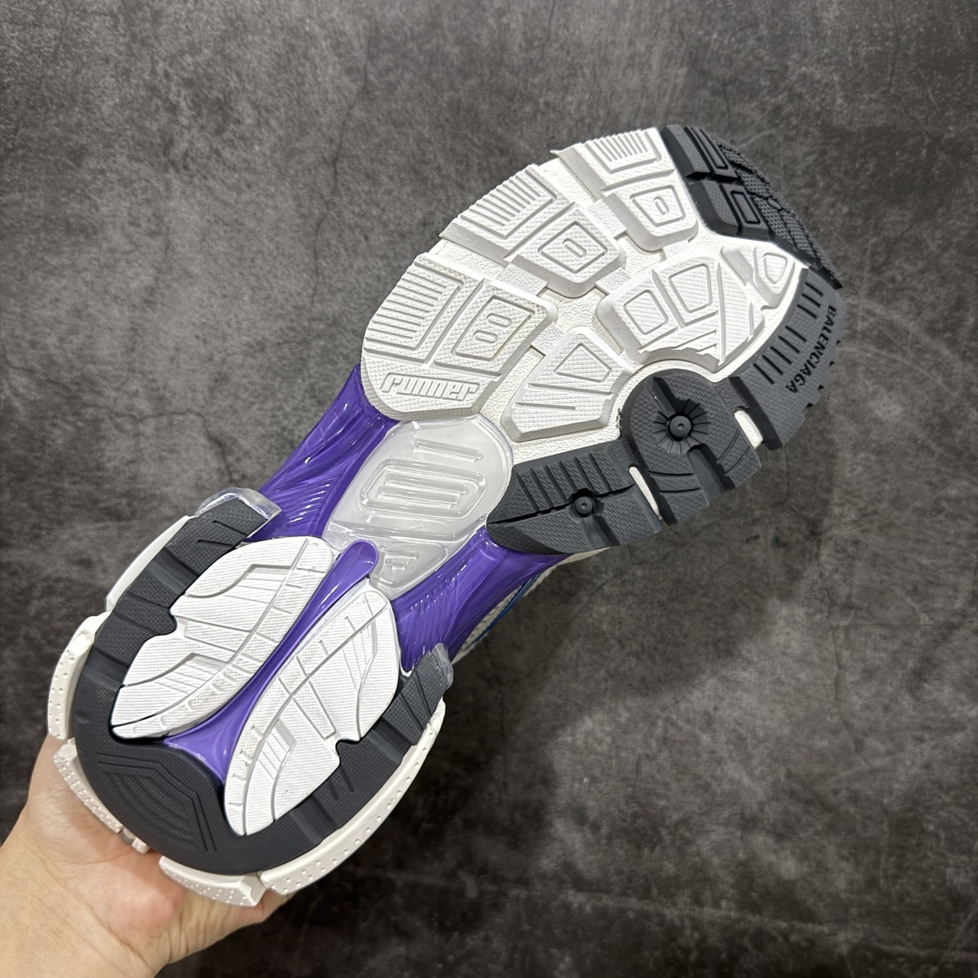 图片[9]-【纯原VG版本】Balenciaga Runner 巴黎世家7代 破坏风 手工做旧款复古老爹鞋 全新外贸版本 核心配合工厂优势供应 该款是通过溢胶 做旧 缝线等细节 展示了设计师 Demna的运动鞋风格 传递复古感 后侧板 翘起的鞋头 展示了 Demna 在结构上的未来构想 尺码：35 36 37 38 39 40 41 42 43 44 45 46-选品中心