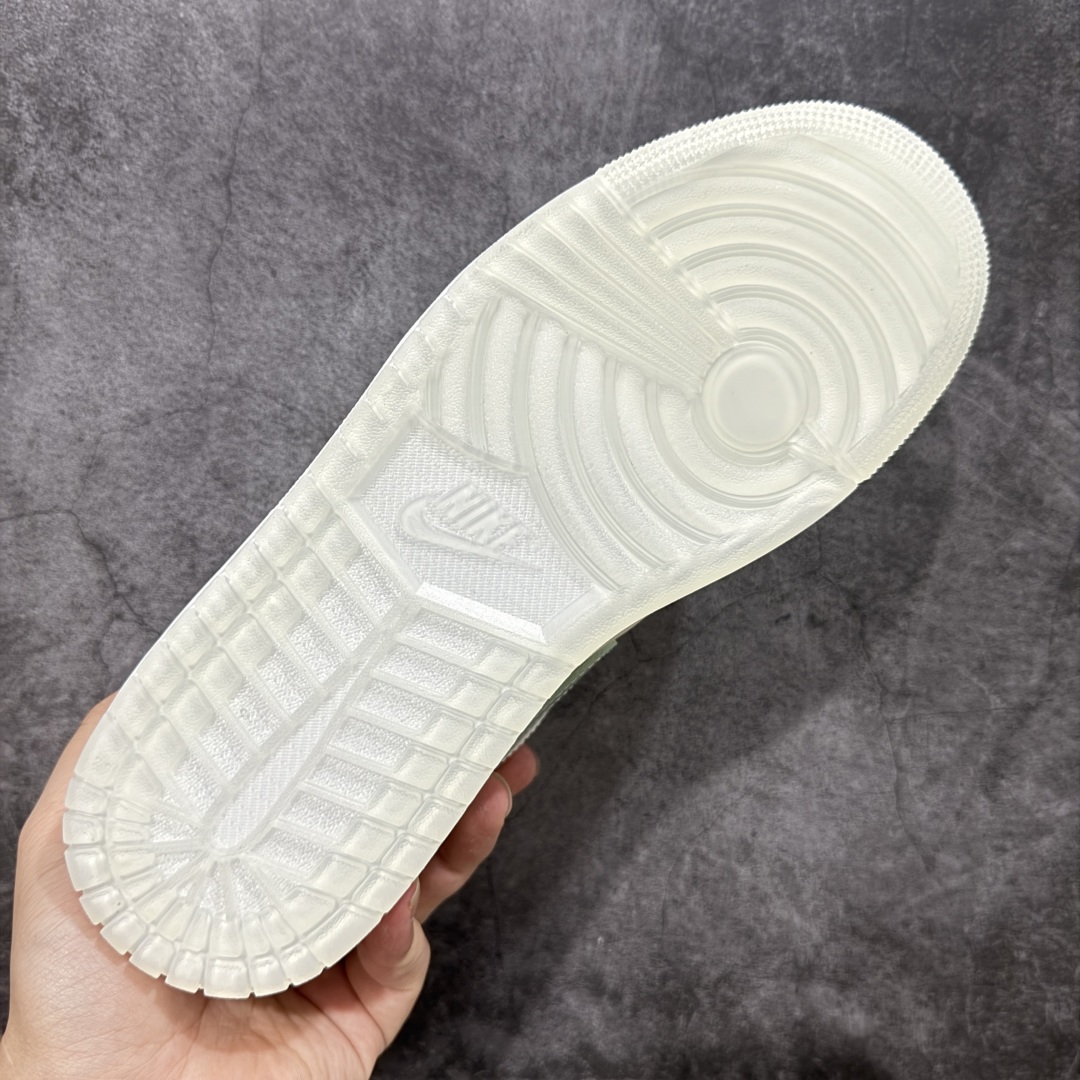 图片[9]-【DT纯原】Air Jordan AJ1 Low SE“Seafoam”柔软舒适 防滑耐磨 低帮 复古篮球鞋 女款 绿色 HF4078-100 市面中低帮最具代表性版本没有之一 口碑大厂出品 品控大底版型不断改良更新 全套原纸板楦头开发 确保原汁原味 完美呈现版型 完美零毛边处理 原厂内置全掌气垫 价格定位良心 平台专用代工流水线出品 一眼公司既视感 拿到手的一瞬间就与众不同 碾压市面所有版本 全部原鞋开发 每一个配色都会采购原鞋确认细节 打破市面看图做货无好货之说 尺码：35.5 36 36.5 37.5 38 38.5 39 40 40.5 41 42 42.5 43 44 44.5 45 46-选品中心