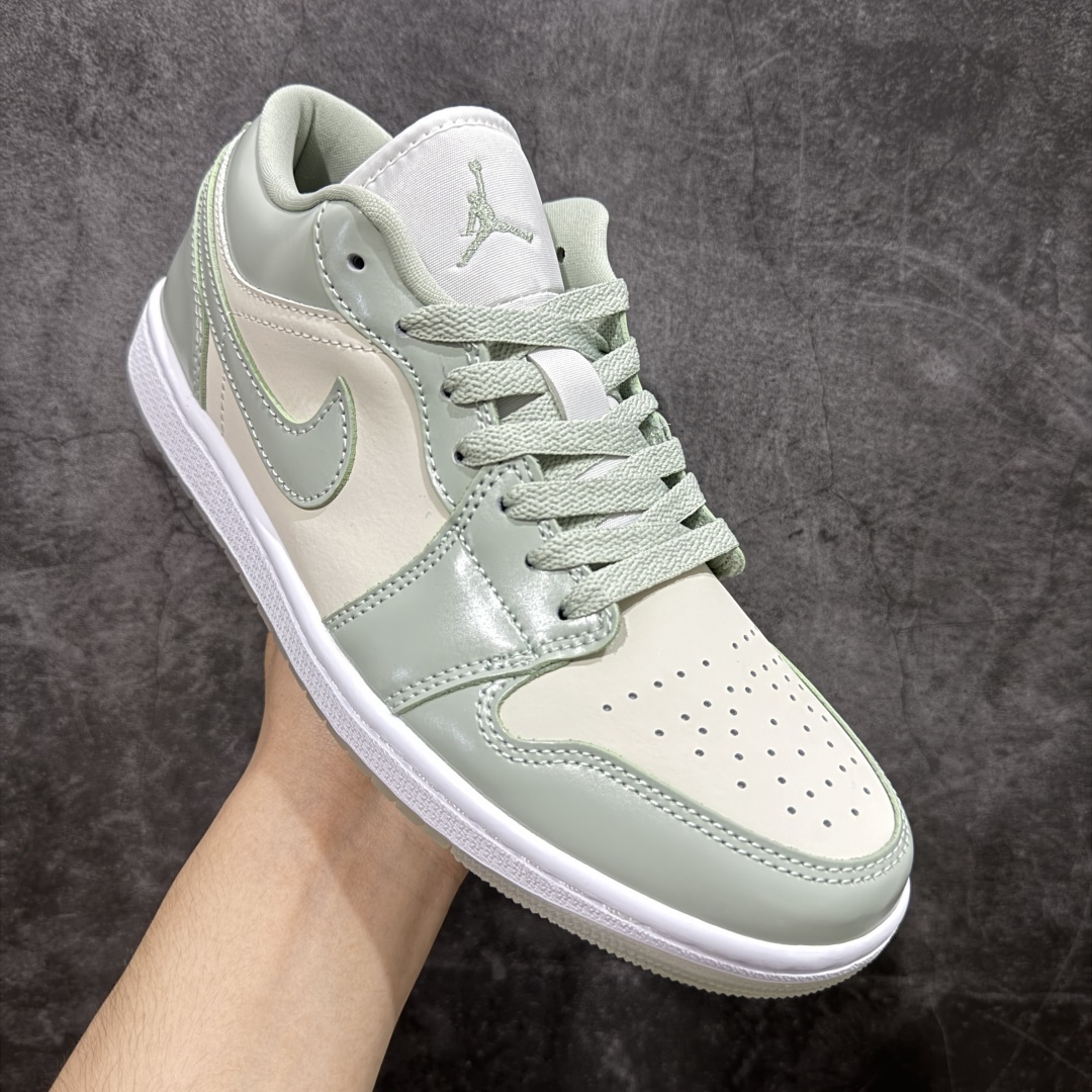 图片[3]-【DT纯原】Air Jordan AJ1 Low SE“Seafoam”柔软舒适 防滑耐磨 低帮 复古篮球鞋 女款 绿色 HF4078-100 市面中低帮最具代表性版本没有之一 口碑大厂出品 品控大底版型不断改良更新 全套原纸板楦头开发 确保原汁原味 完美呈现版型 完美零毛边处理 原厂内置全掌气垫 价格定位良心 平台专用代工流水线出品 一眼公司既视感 拿到手的一瞬间就与众不同 碾压市面所有版本 全部原鞋开发 每一个配色都会采购原鞋确认细节 打破市面看图做货无好货之说 尺码：35.5 36 36.5 37.5 38 38.5 39 40 40.5 41 42 42.5 43 44 44.5 45 46-选品中心