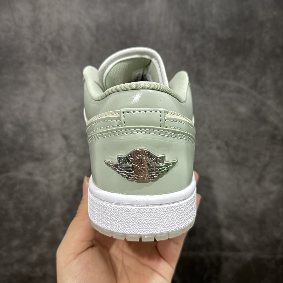 图片[4]-【DT纯原】Air Jordan AJ1 Low SE“Seafoam”柔软舒适 防滑耐磨 低帮 复古篮球鞋 女款 绿色 HF4078-100 市面中低帮最具代表性版本没有之一 口碑大厂出品 品控大底版型不断改良更新 全套原纸板楦头开发 确保原汁原味 完美呈现版型 完美零毛边处理 原厂内置全掌气垫 价格定位良心 平台专用代工流水线出品 一眼公司既视感 拿到手的一瞬间就与众不同 碾压市面所有版本 全部原鞋开发 每一个配色都会采购原鞋确认细节 打破市面看图做货无好货之说 尺码：35.5 36 36.5 37.5 38 38.5 39 40 40.5 41 42 42.5 43 44 44.5 45 46-选品中心