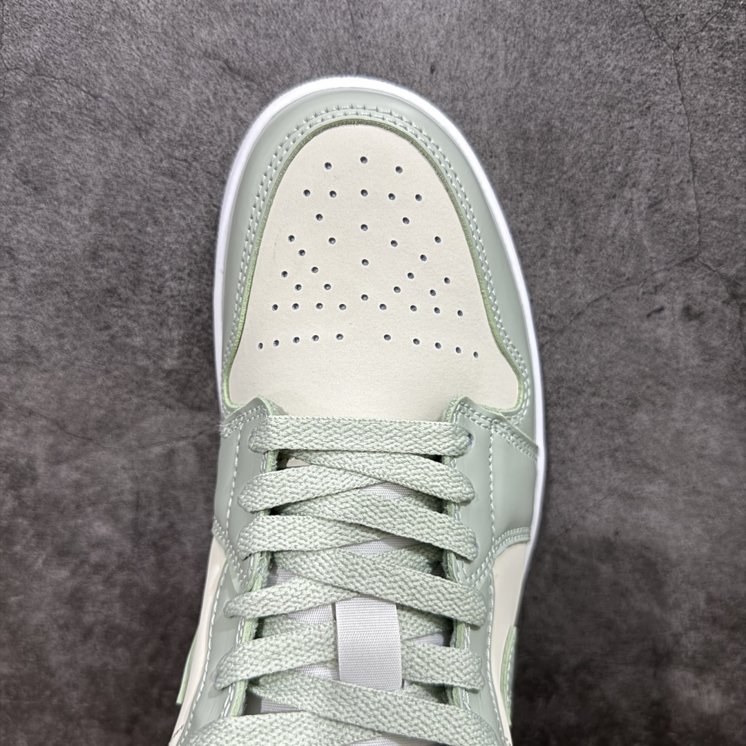 图片[5]-【DT纯原】Air Jordan AJ1 Low SE“Seafoam”柔软舒适 防滑耐磨 低帮 复古篮球鞋 女款 绿色 HF4078-100 市面中低帮最具代表性版本没有之一 口碑大厂出品 品控大底版型不断改良更新 全套原纸板楦头开发 确保原汁原味 完美呈现版型 完美零毛边处理 原厂内置全掌气垫 价格定位良心 平台专用代工流水线出品 一眼公司既视感 拿到手的一瞬间就与众不同 碾压市面所有版本 全部原鞋开发 每一个配色都会采购原鞋确认细节 打破市面看图做货无好货之说 尺码：35.5 36 36.5 37.5 38 38.5 39 40 40.5 41 42 42.5 43 44 44.5 45 46-选品中心