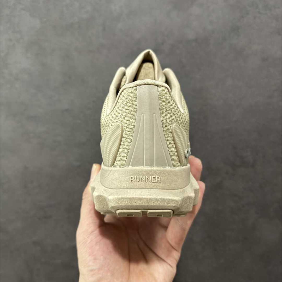   
alo yoga Alo Runner 舒适百搭防滑透气 低帮跑步鞋 
Alo Yoga于2007