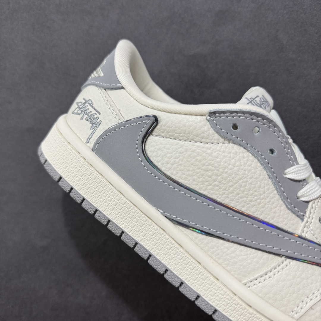 图片[6]-【定制版】Travis Scott x Nike Air Jordan 1 Low x Stussy Air Jordan 1 Low 反转白灰小勾倒钩 低帮休闲运动板鞋 全鞋采用原装头层皮，用料扎实 精雕细琢 鞋型极致还原 飞翼3D打印改良 深度立体 四线中底拉帮皮料选材 钢印 背胶一应俱全 全新批次 原装原模大底全鞋原厂定制皮料，手感细腻正确折边工艺 完美细节诠释 货号：XB1979 002 尺码：36 36.5 37.5 38 38.5 39 40 40.5 41 42 42.5 43 44 44.5 45-选品中心