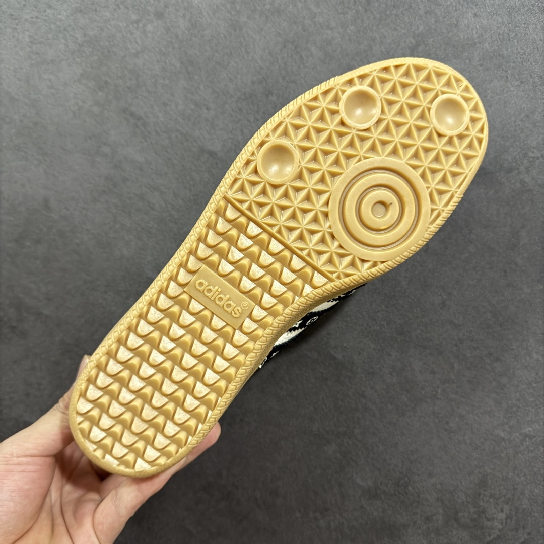 图片[9]-【定制版】adidas originals Samba OG x Louis Vuitton 黑白 桑巴舞系列复古经典轻便板鞋 此款以简约大方的造型设计 给人以随性休闲的时尚格调 穿着舒适轻便，运动灵活自如 满足日常个性穿搭 货号：DX0003 尺码：36 36.5 37 38 38.5 39 40 40.5 41 42 42.5 43 44 44.5 45-选品中心