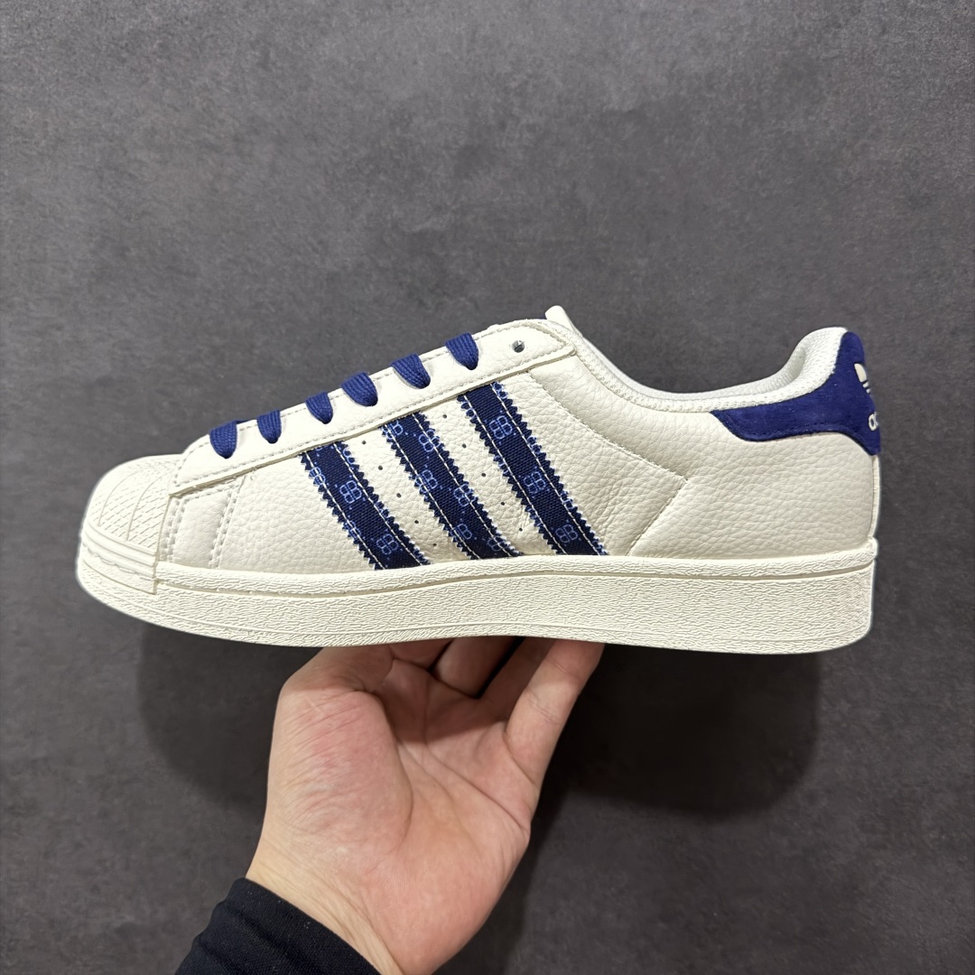  
【定制版】AD Originals Superstar x Paris 白蓝
采用全新头层拼接皮革材